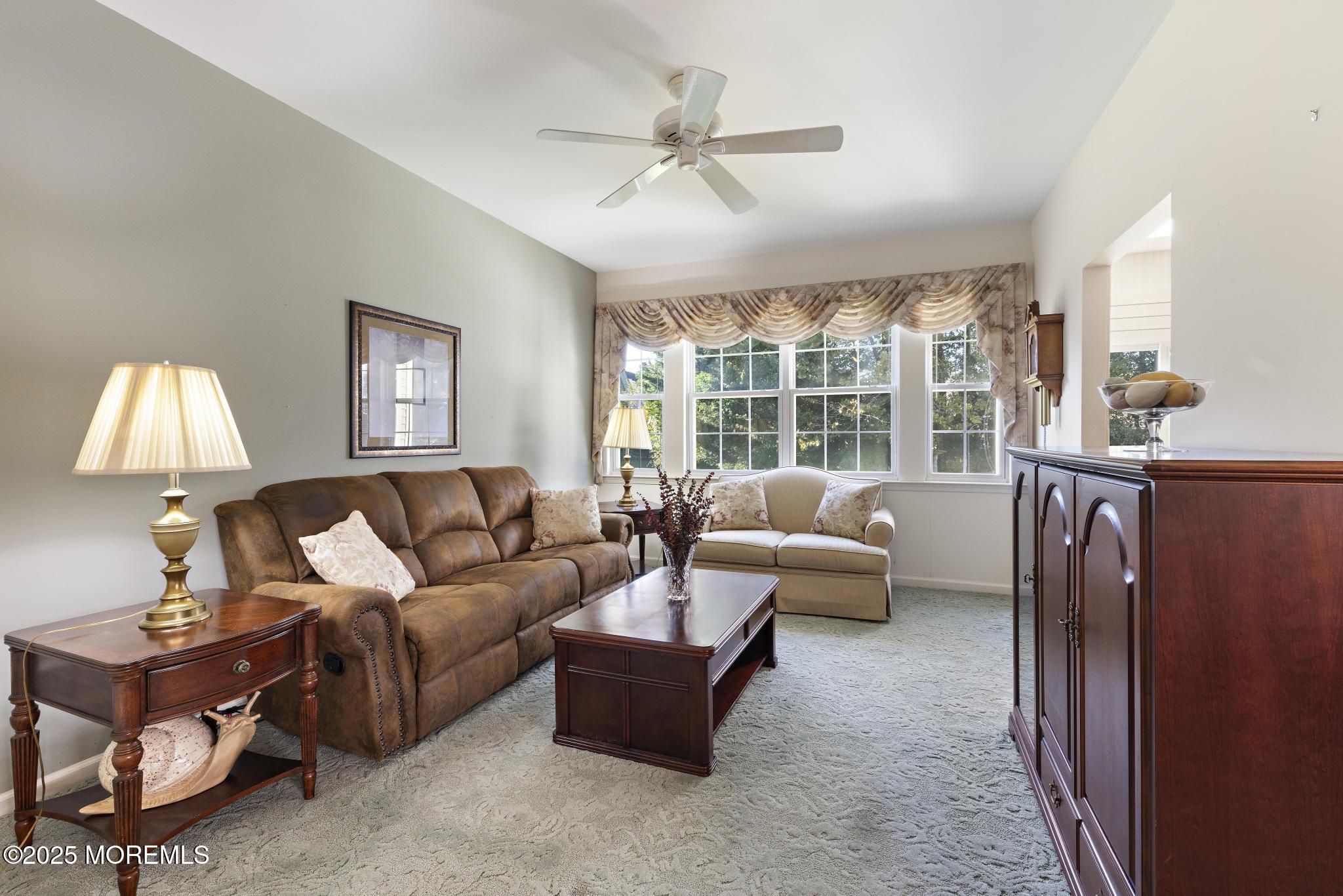3 Lakeland Drive