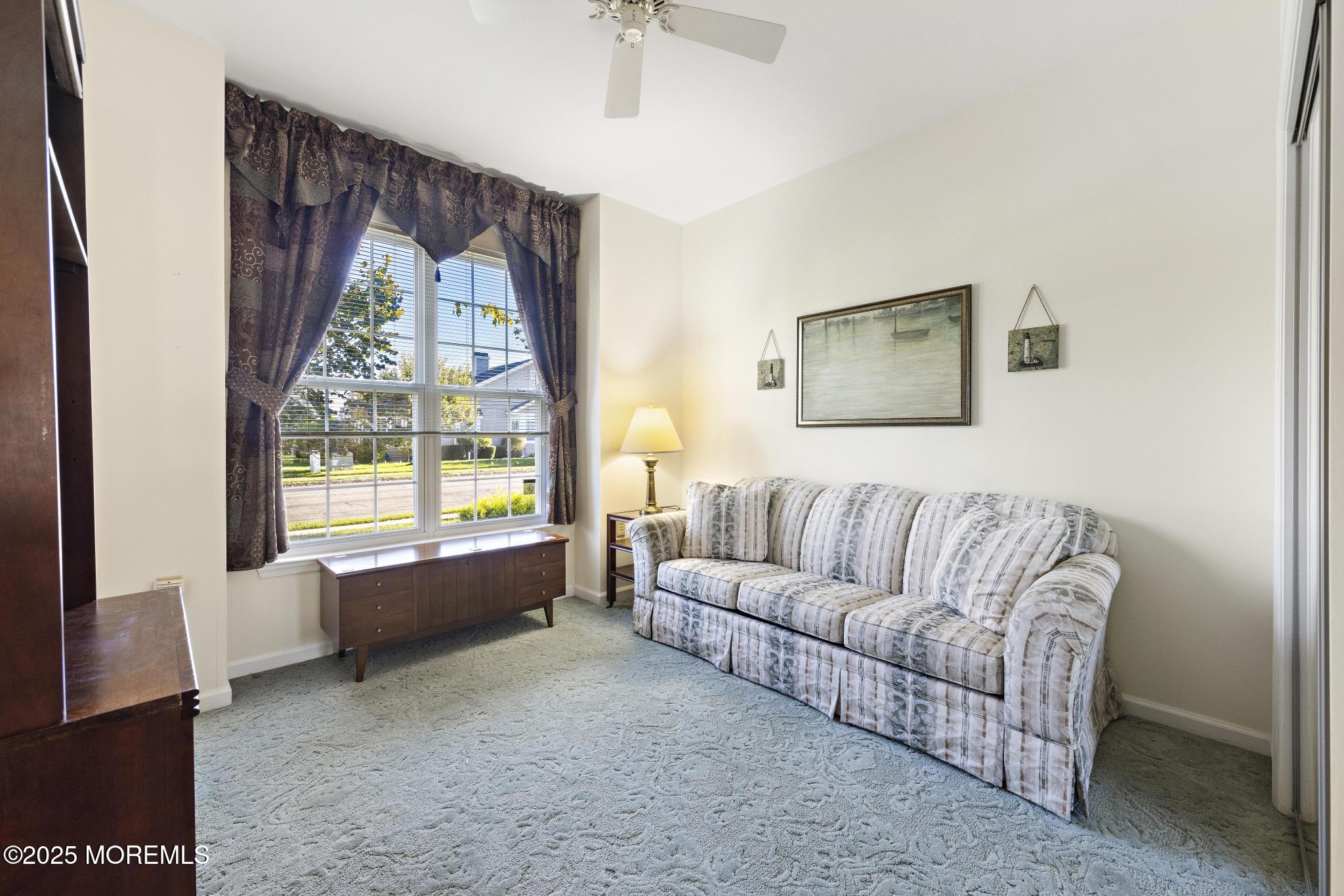 3 Lakeland Drive