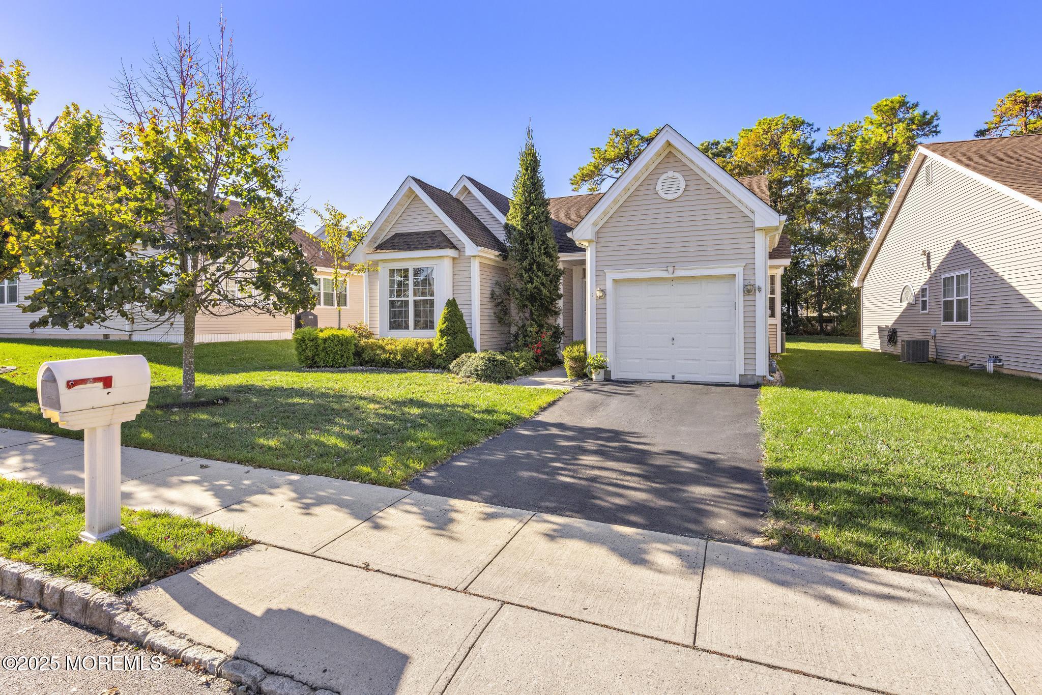 3 Lakeland Drive