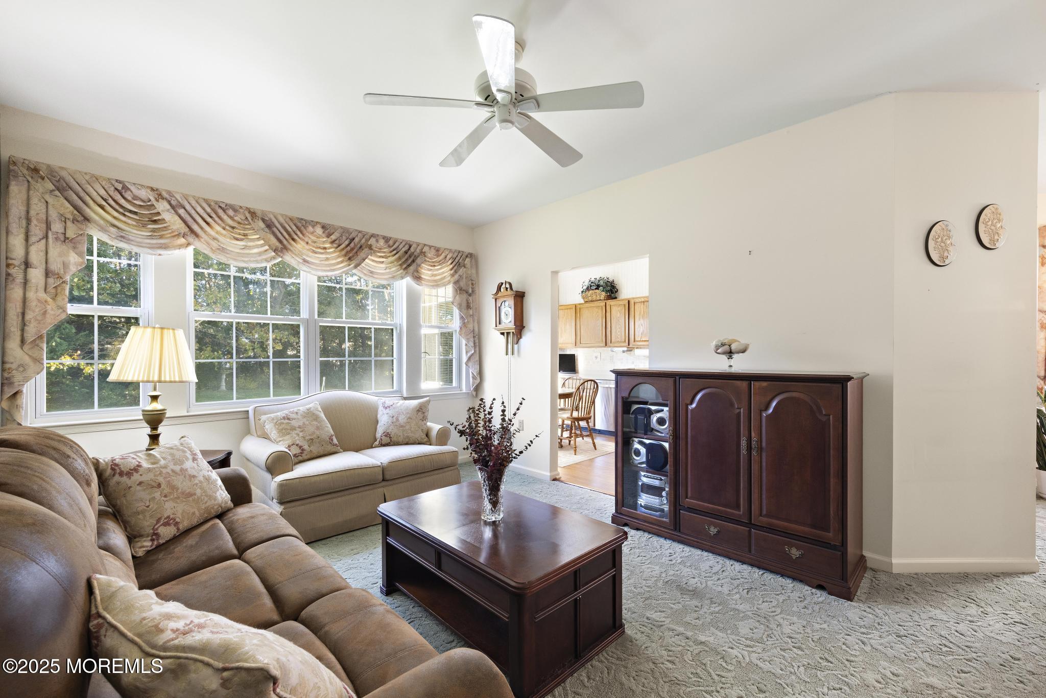 3 Lakeland Drive