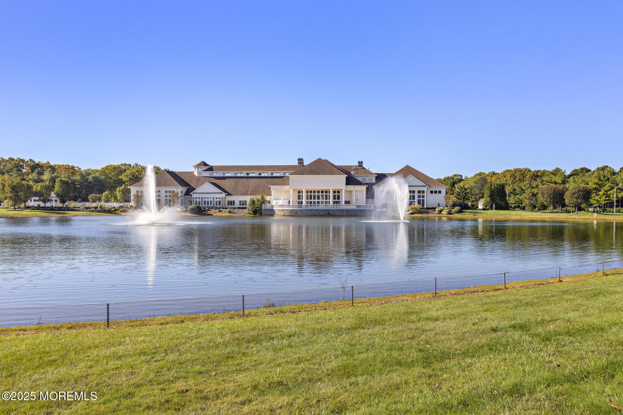 3 Lakeland Drive