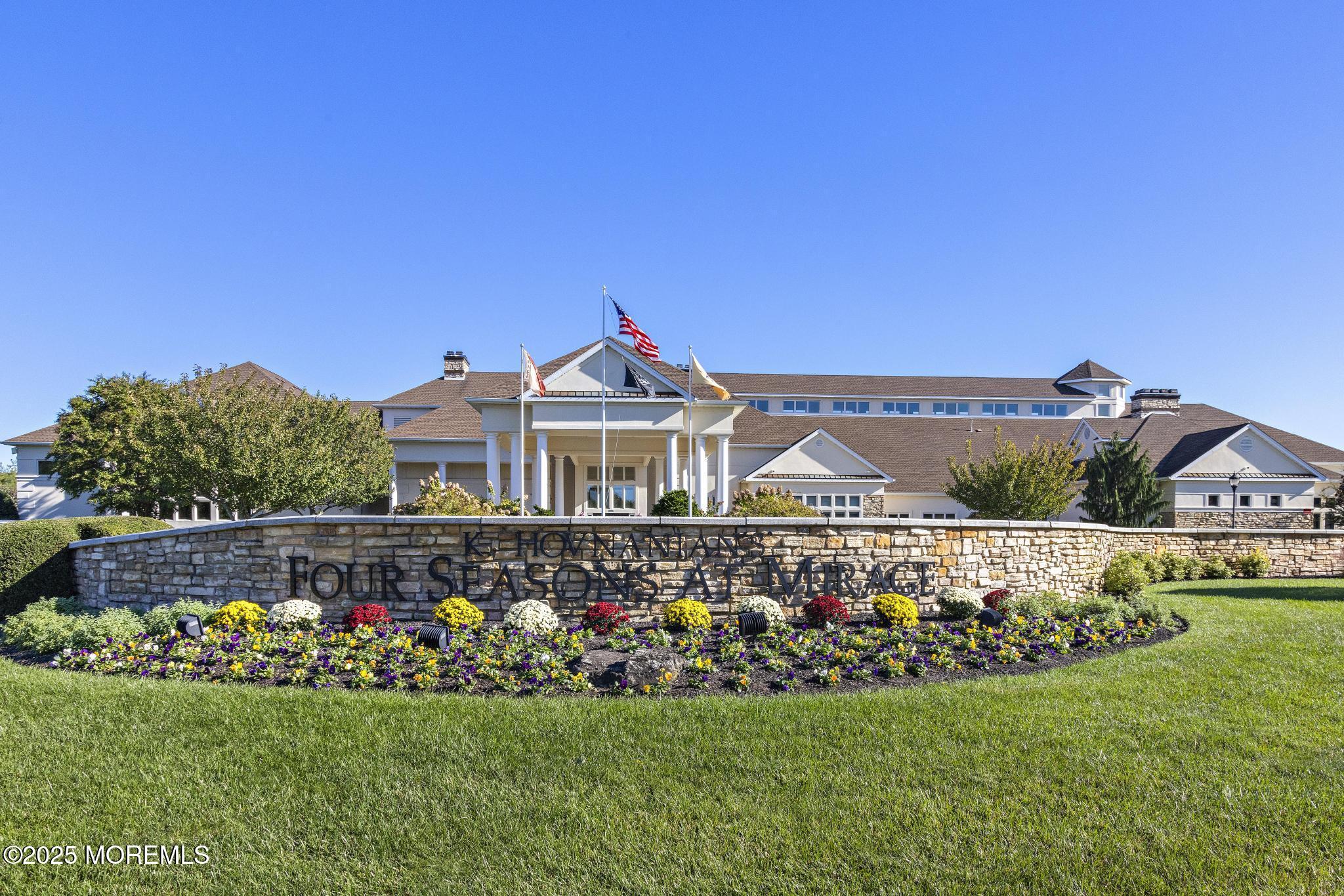 3 Lakeland Drive