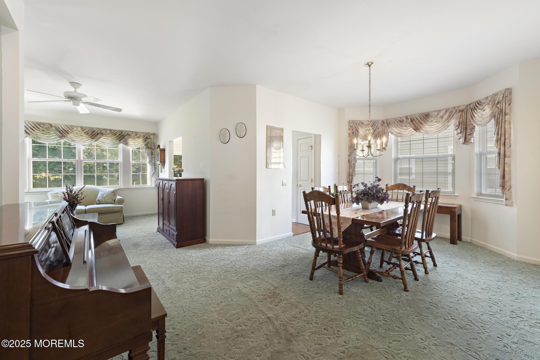 3 Lakeland Drive