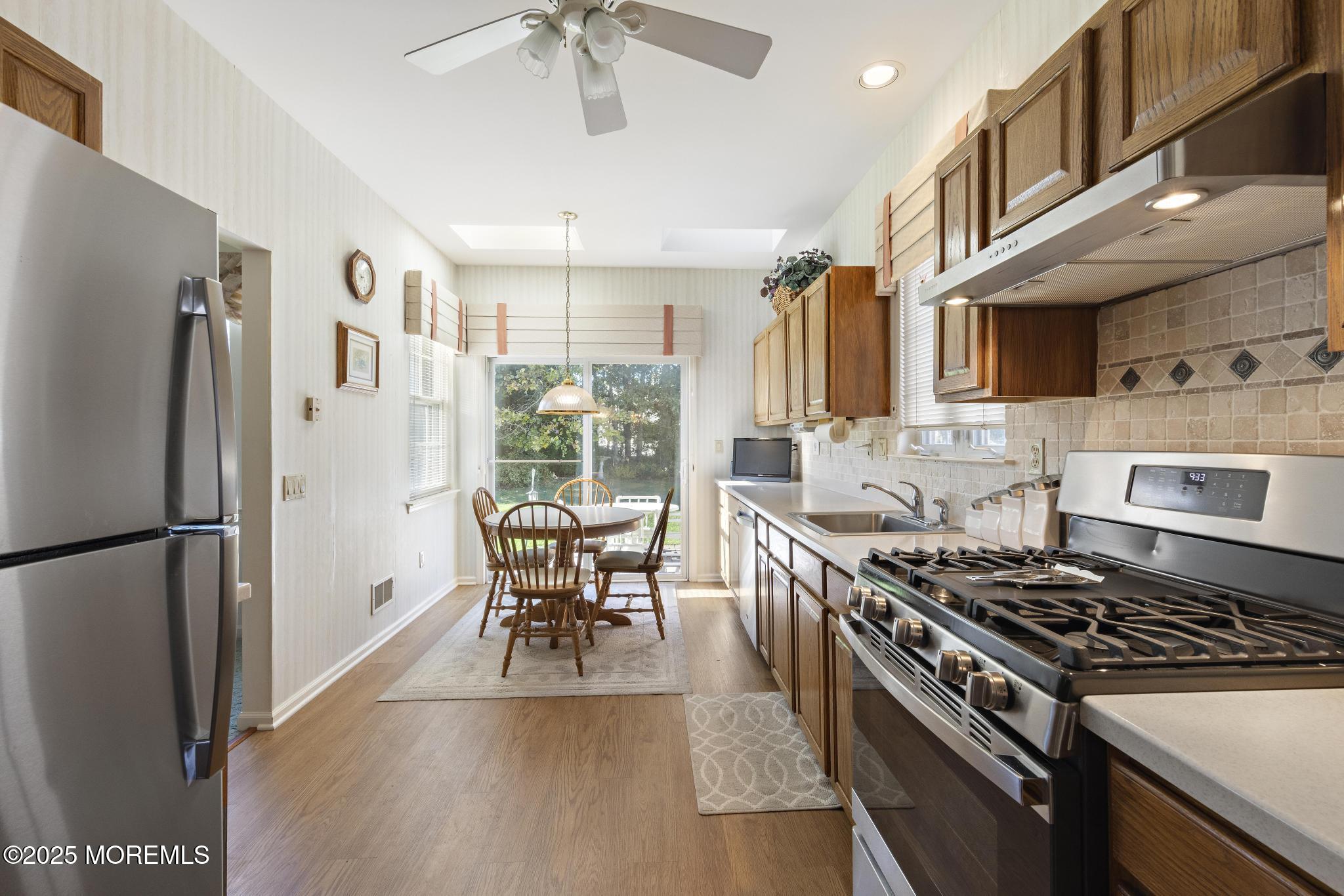 3 Lakeland Drive