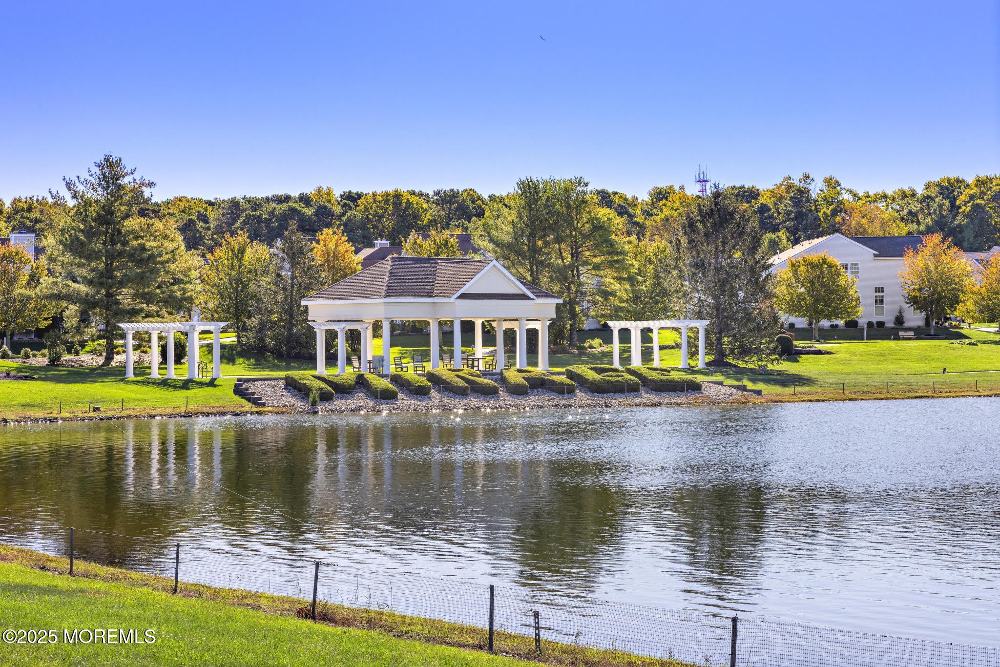 3 Lakeland Drive