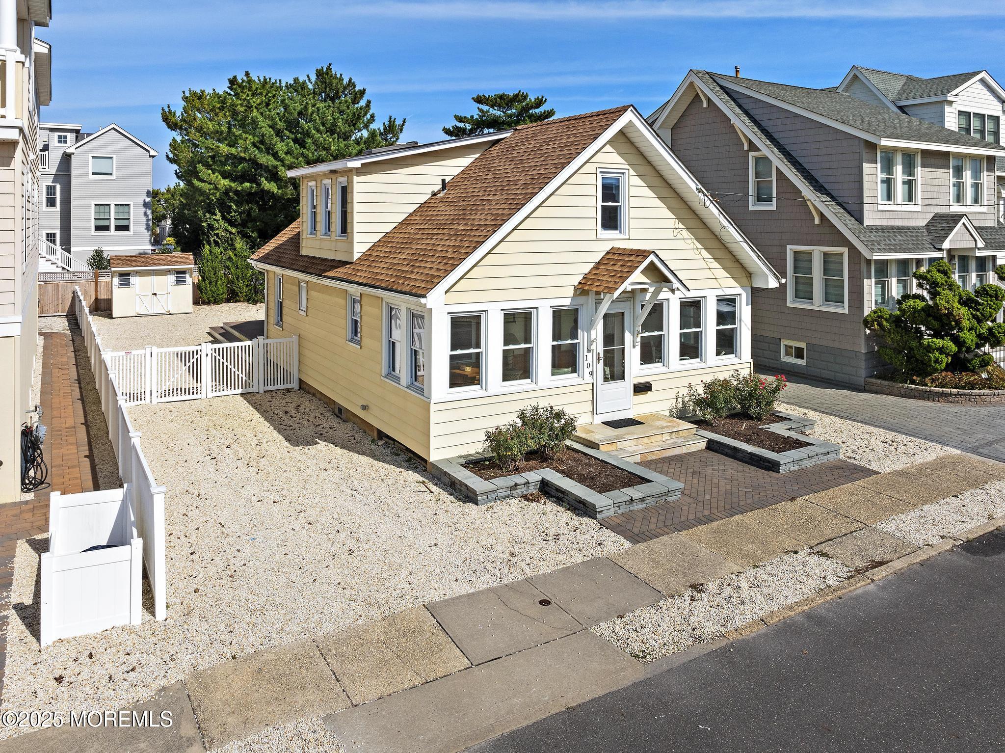 109 E 14th Street