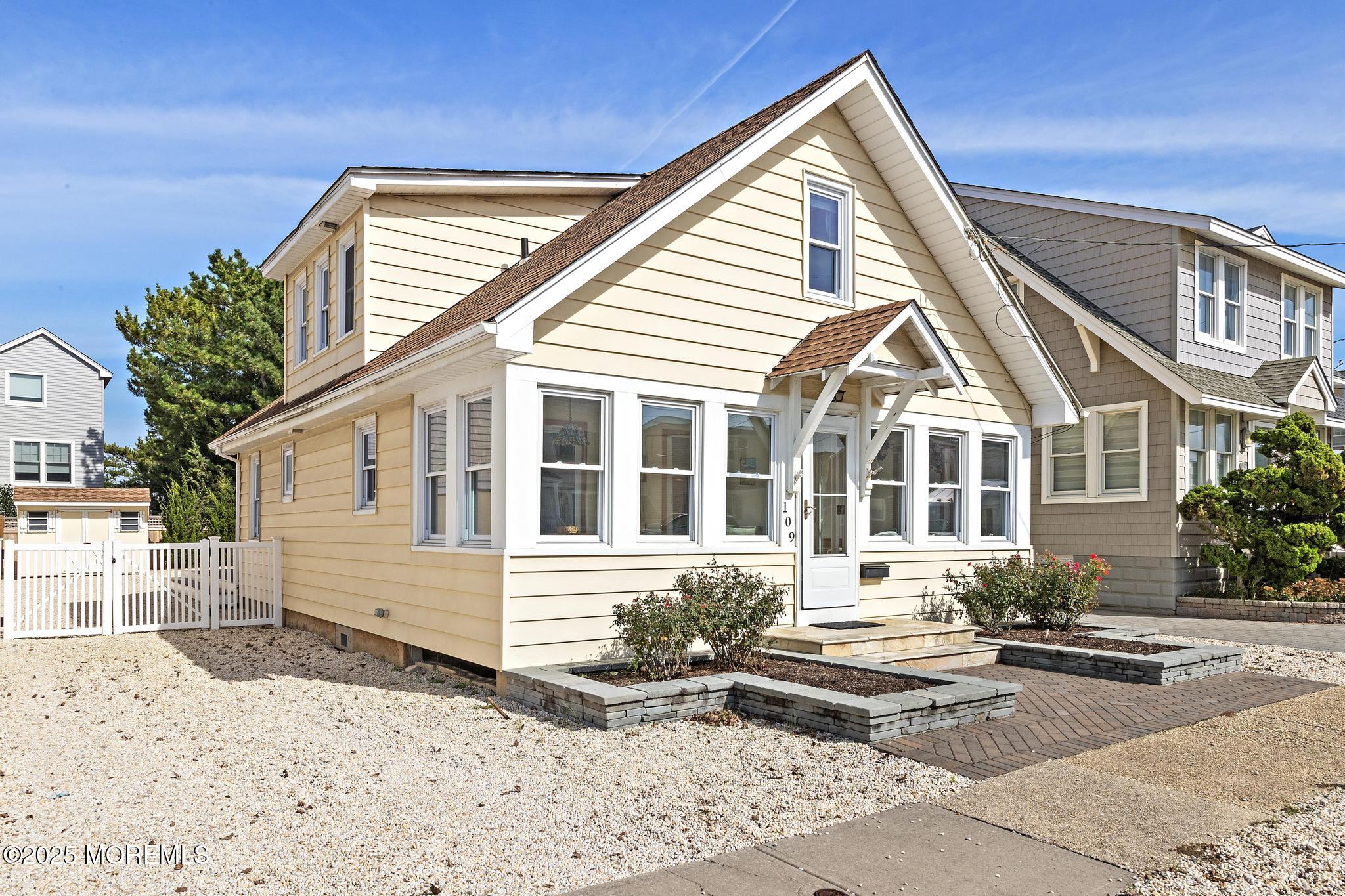 109 E 14th Street