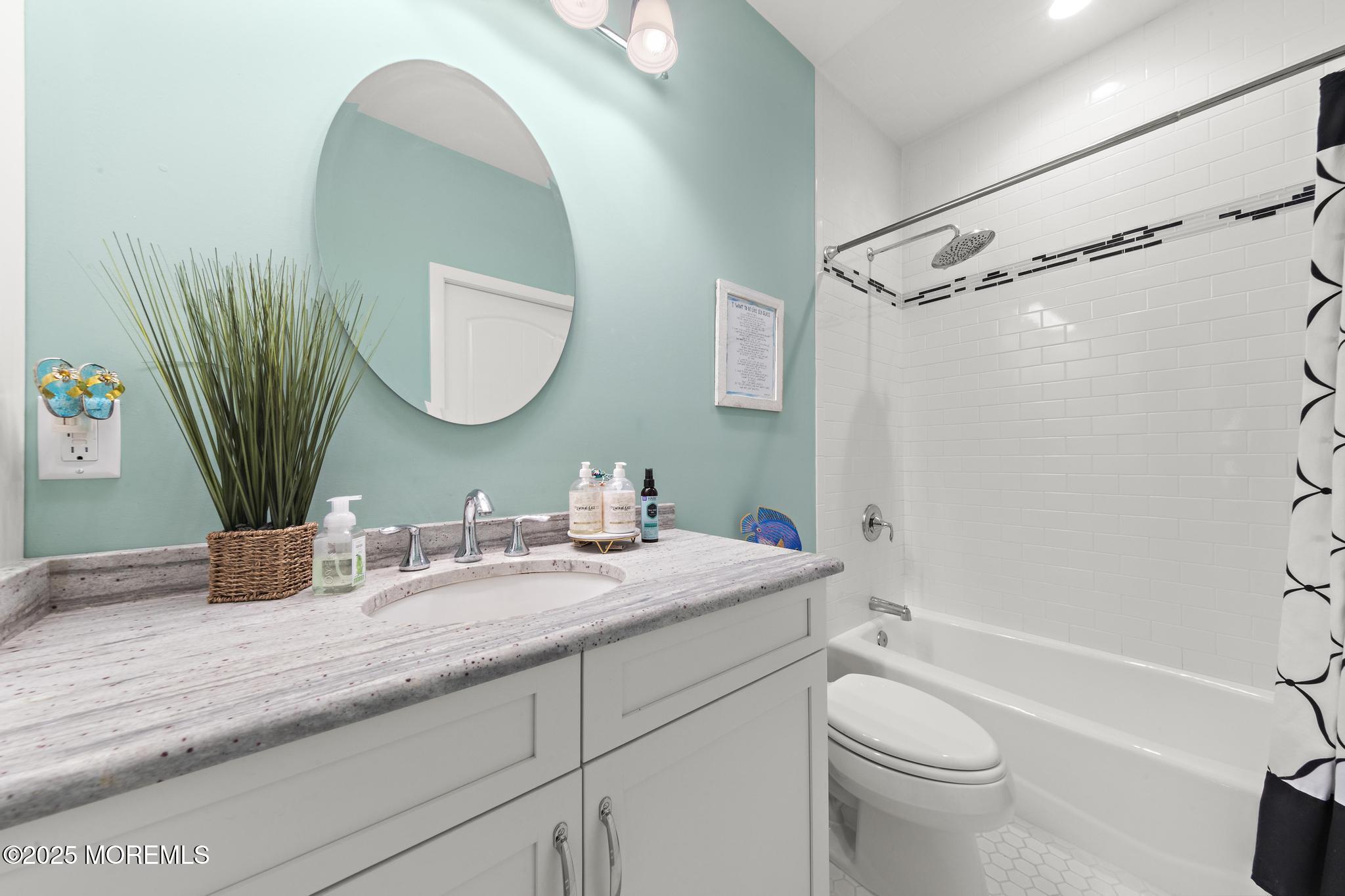 27 W South 33rd Street