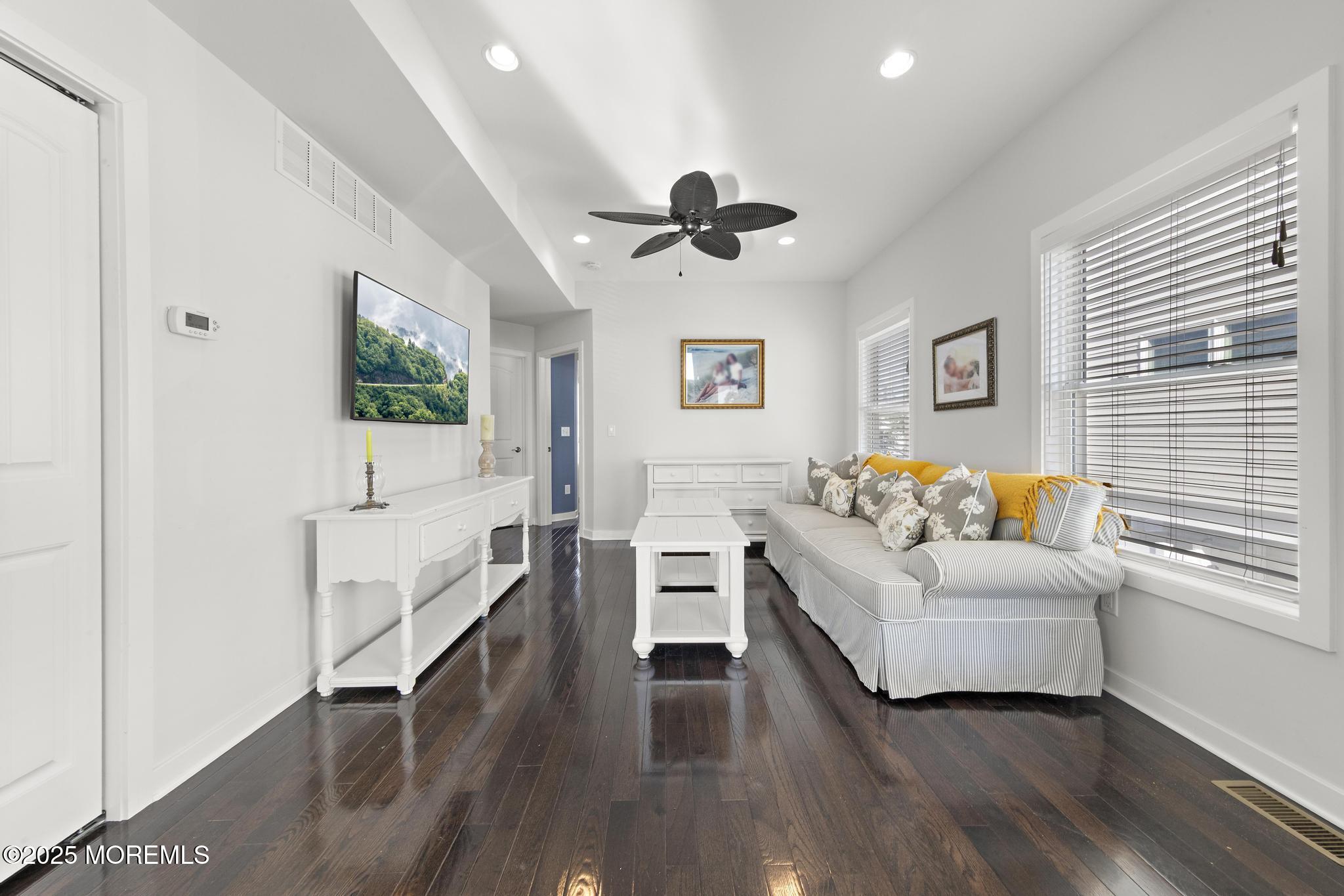 27 W South 33rd Street