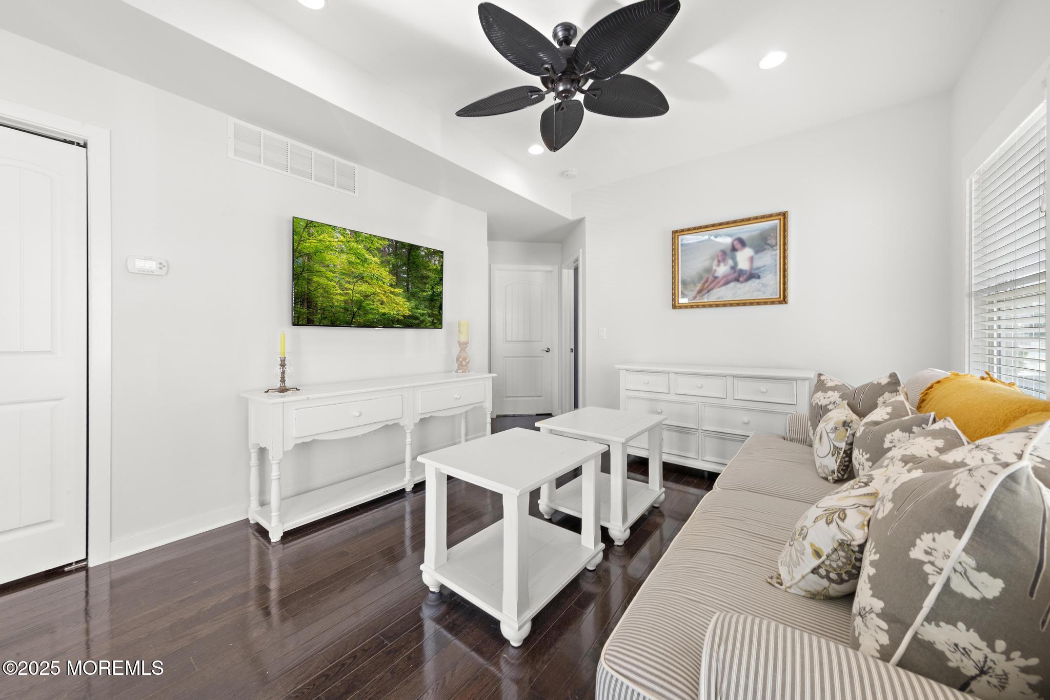 27 W South 33rd Street