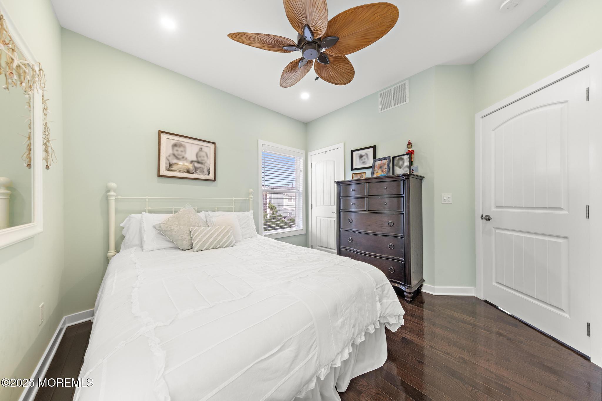 27 W South 33rd Street
