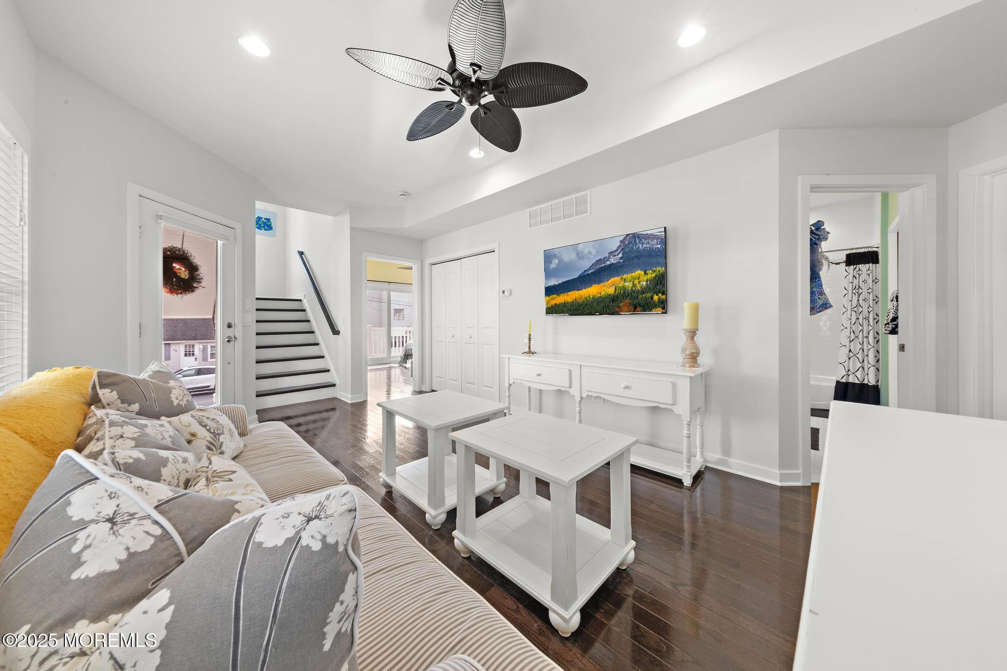 27 W South 33rd Street