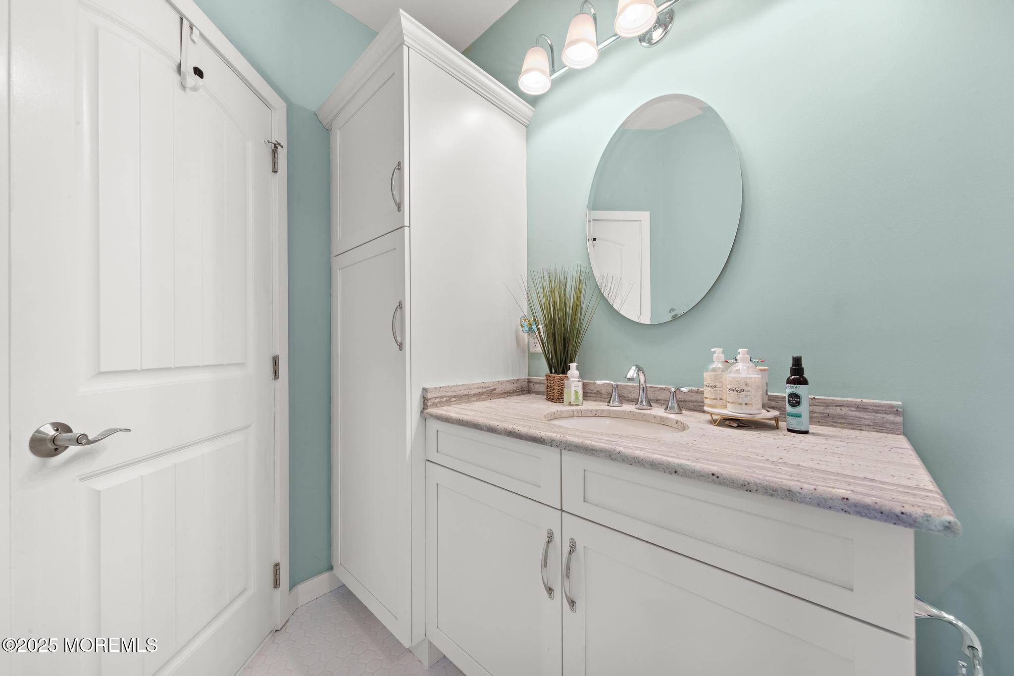 27 W South 33rd Street