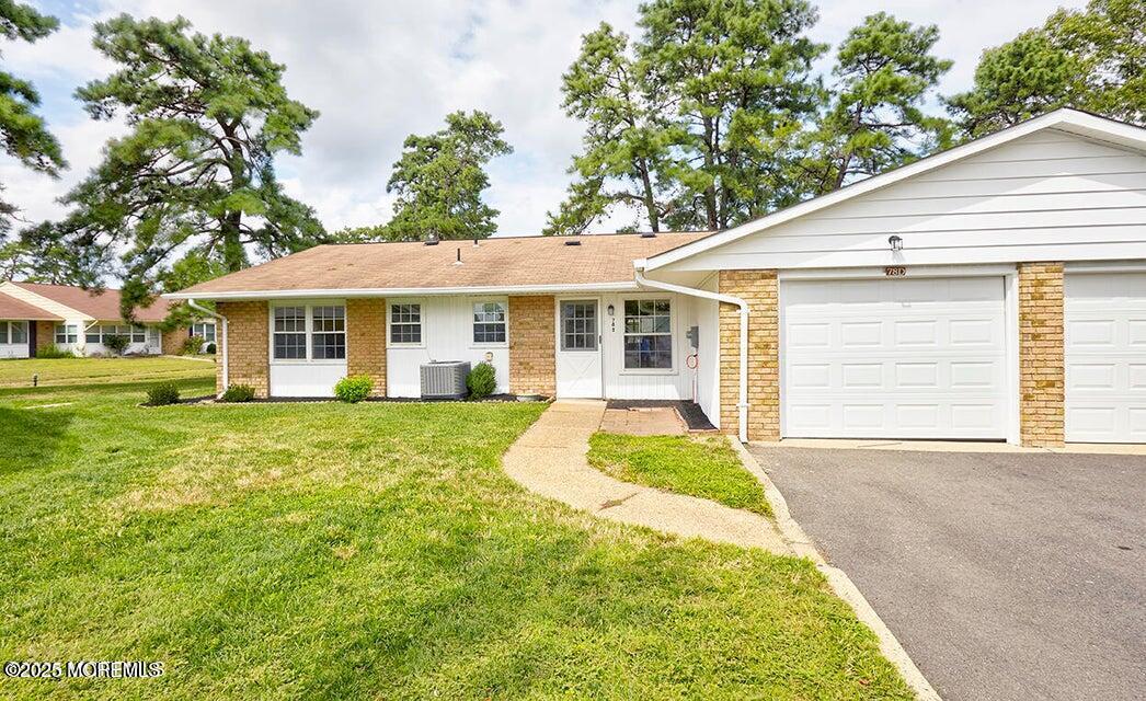 78D Buckingham Drive N