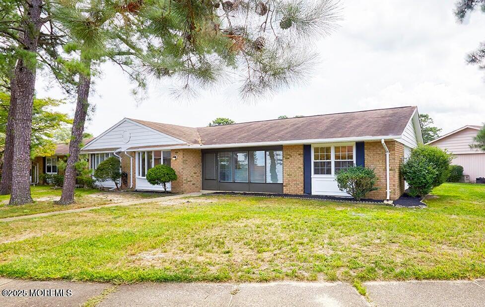 78D Buckingham Drive N
