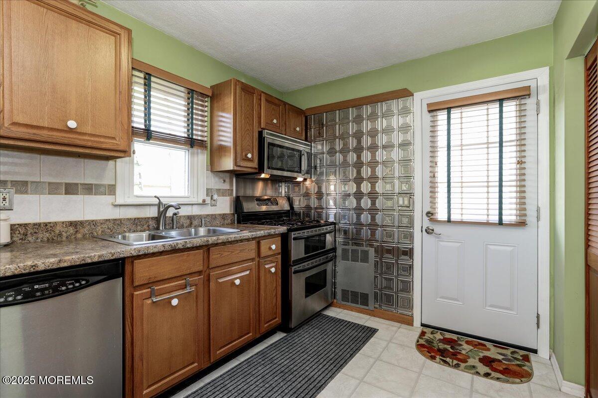20 N Gateway