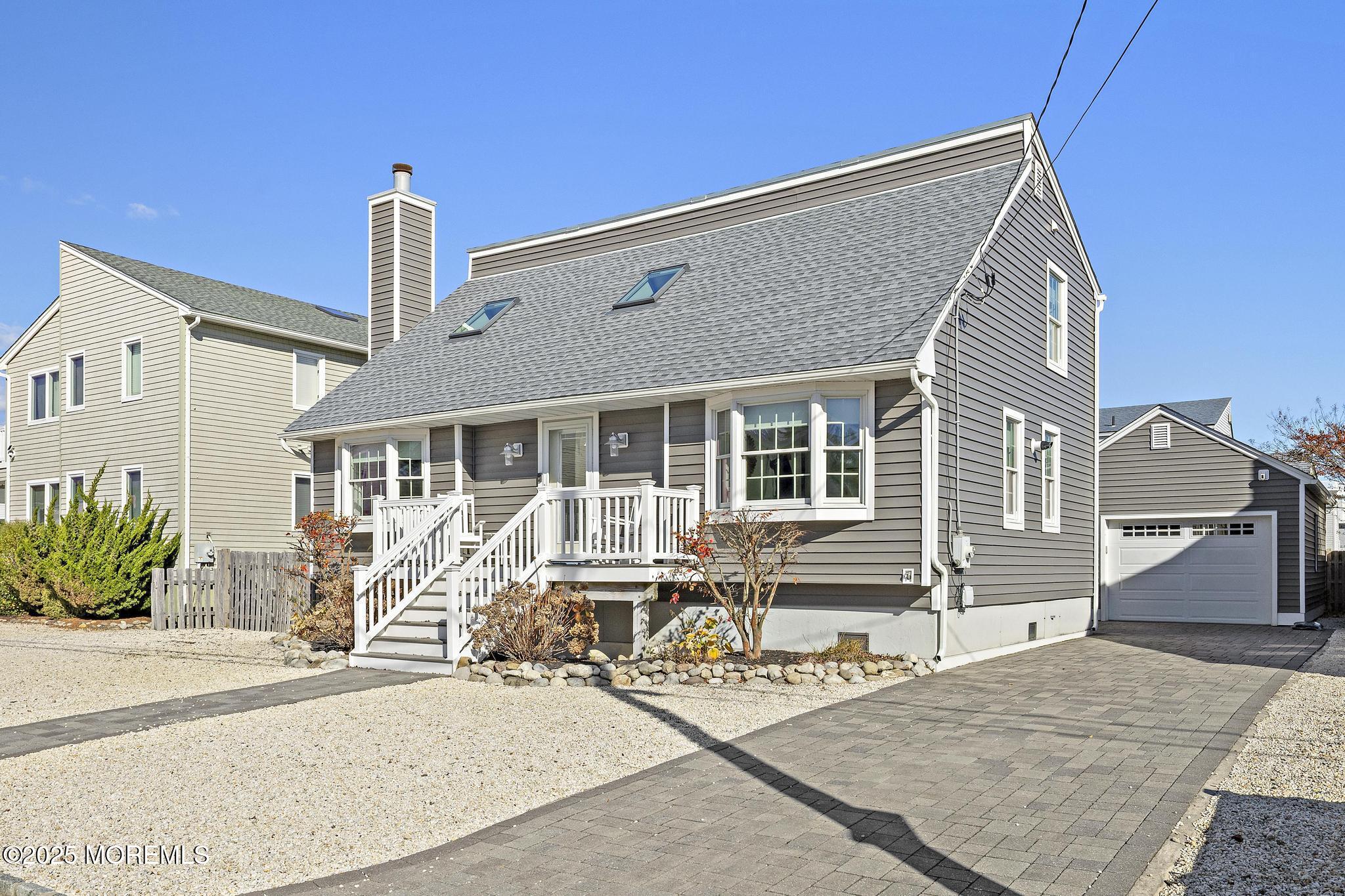 9 Inlet Road