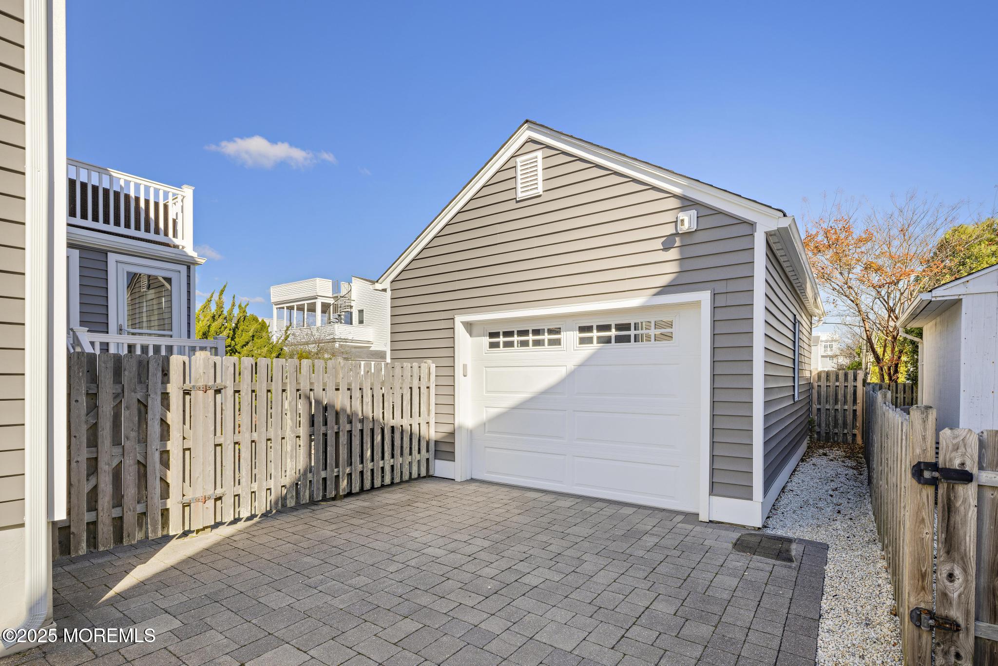 9 Inlet Road