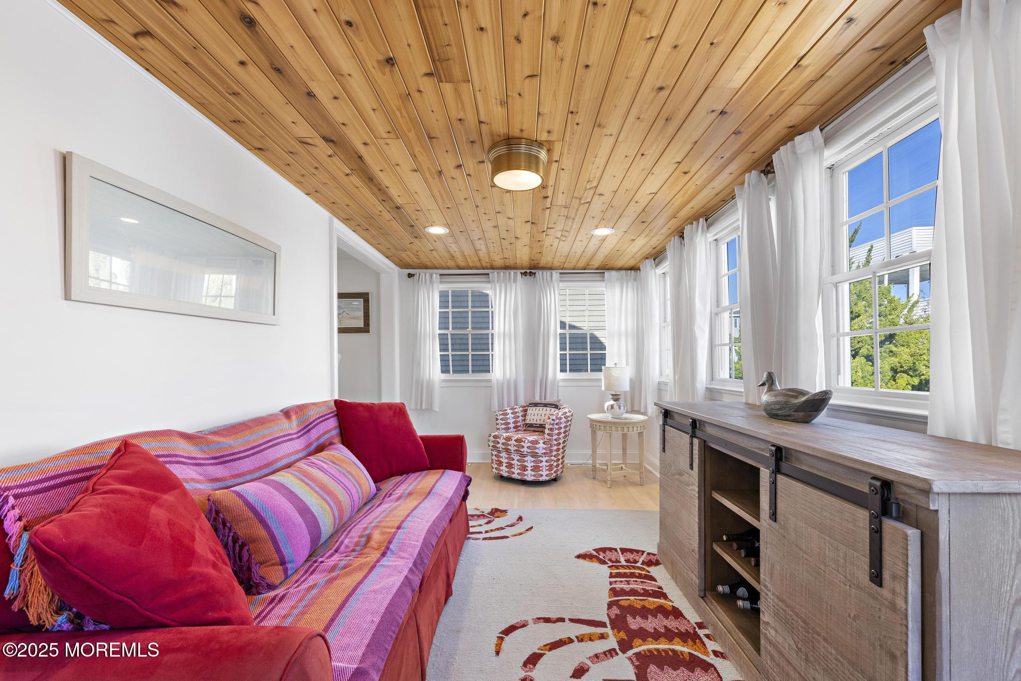 9 Inlet Road
