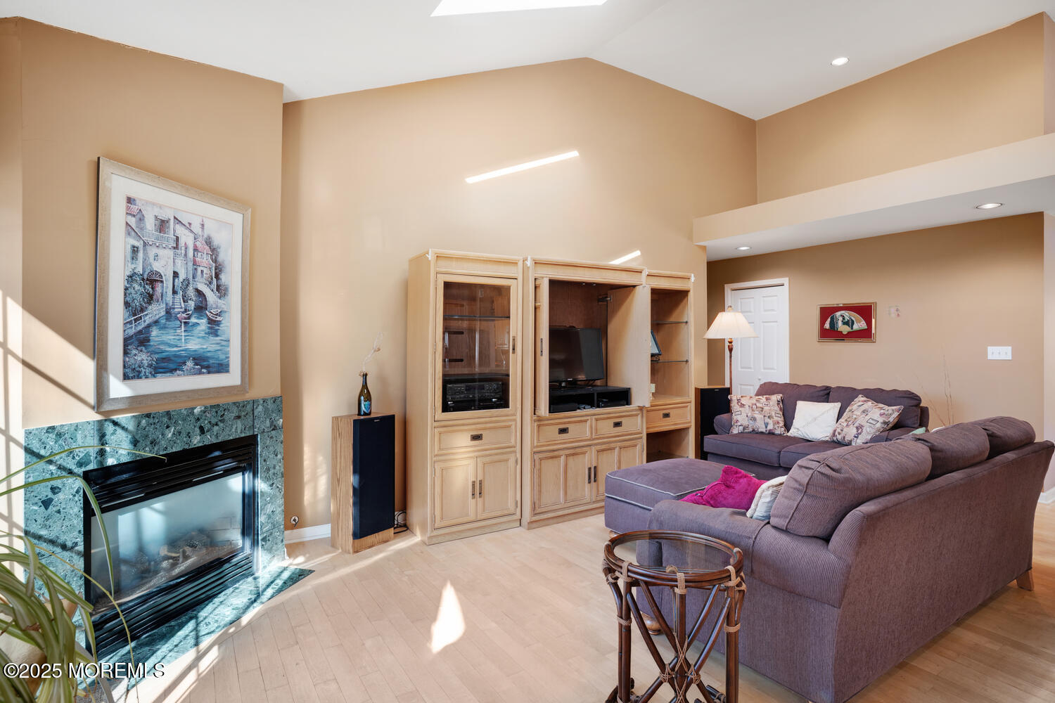 257 Wave Road