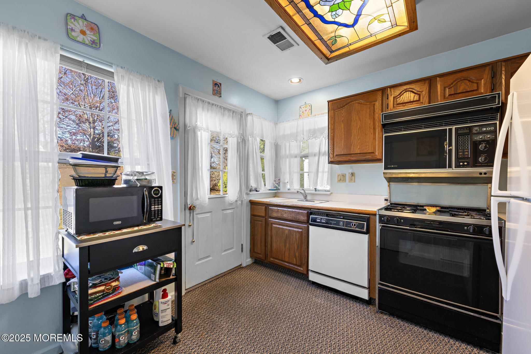 2246 Agincourt Road