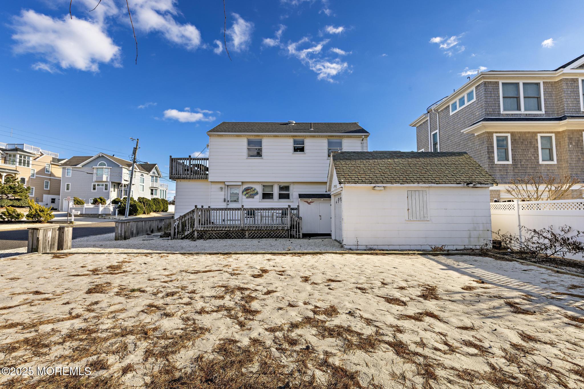 102 E Winifred Avenue