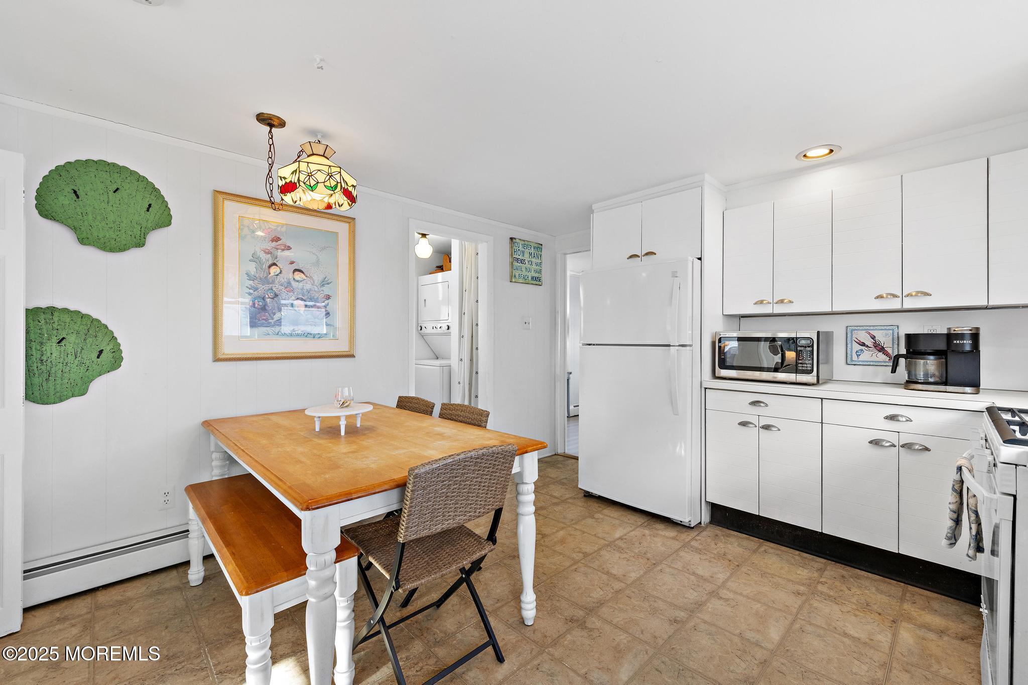 102 E Winifred Avenue