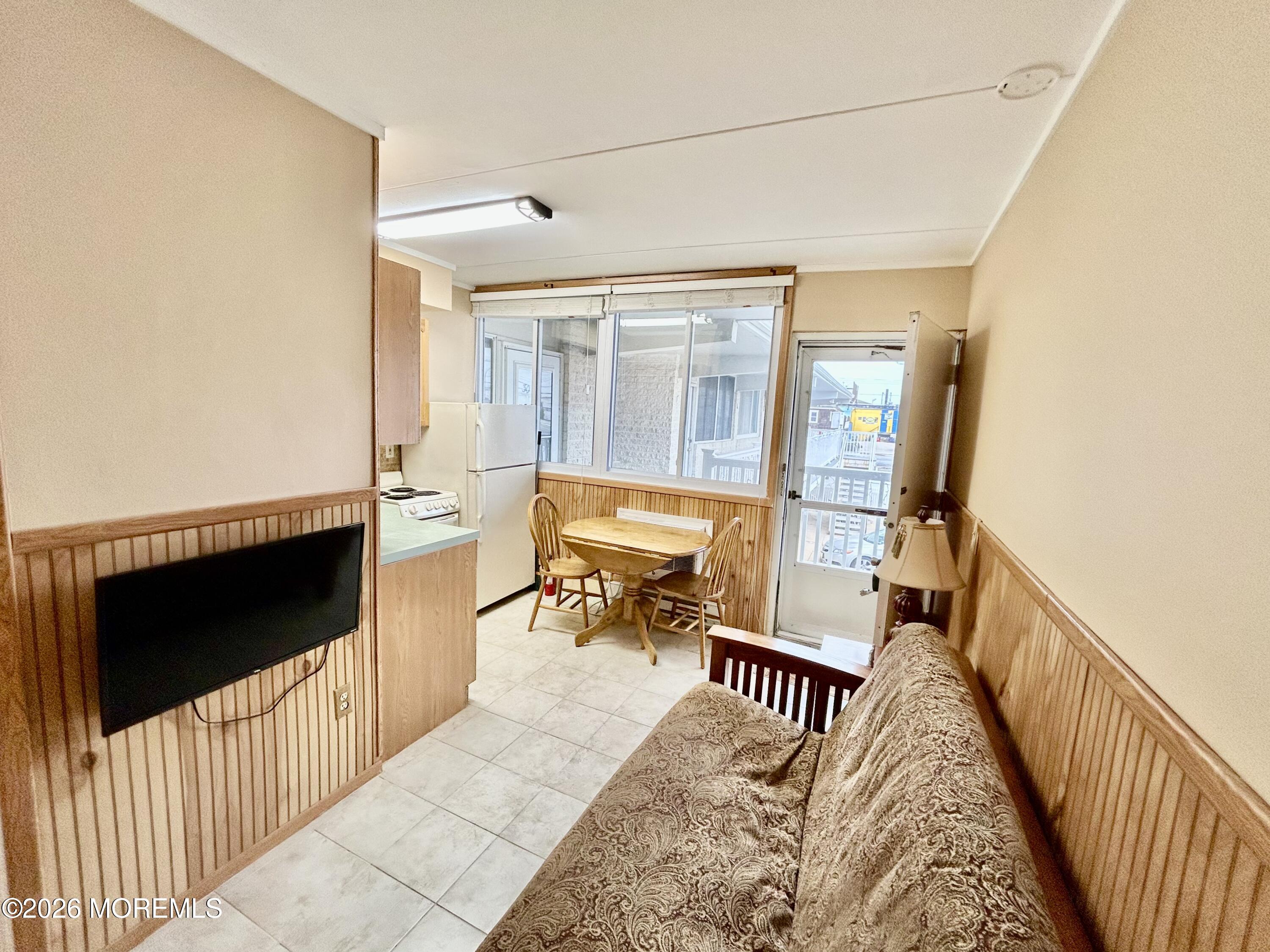 28 Fremont Avenue B12