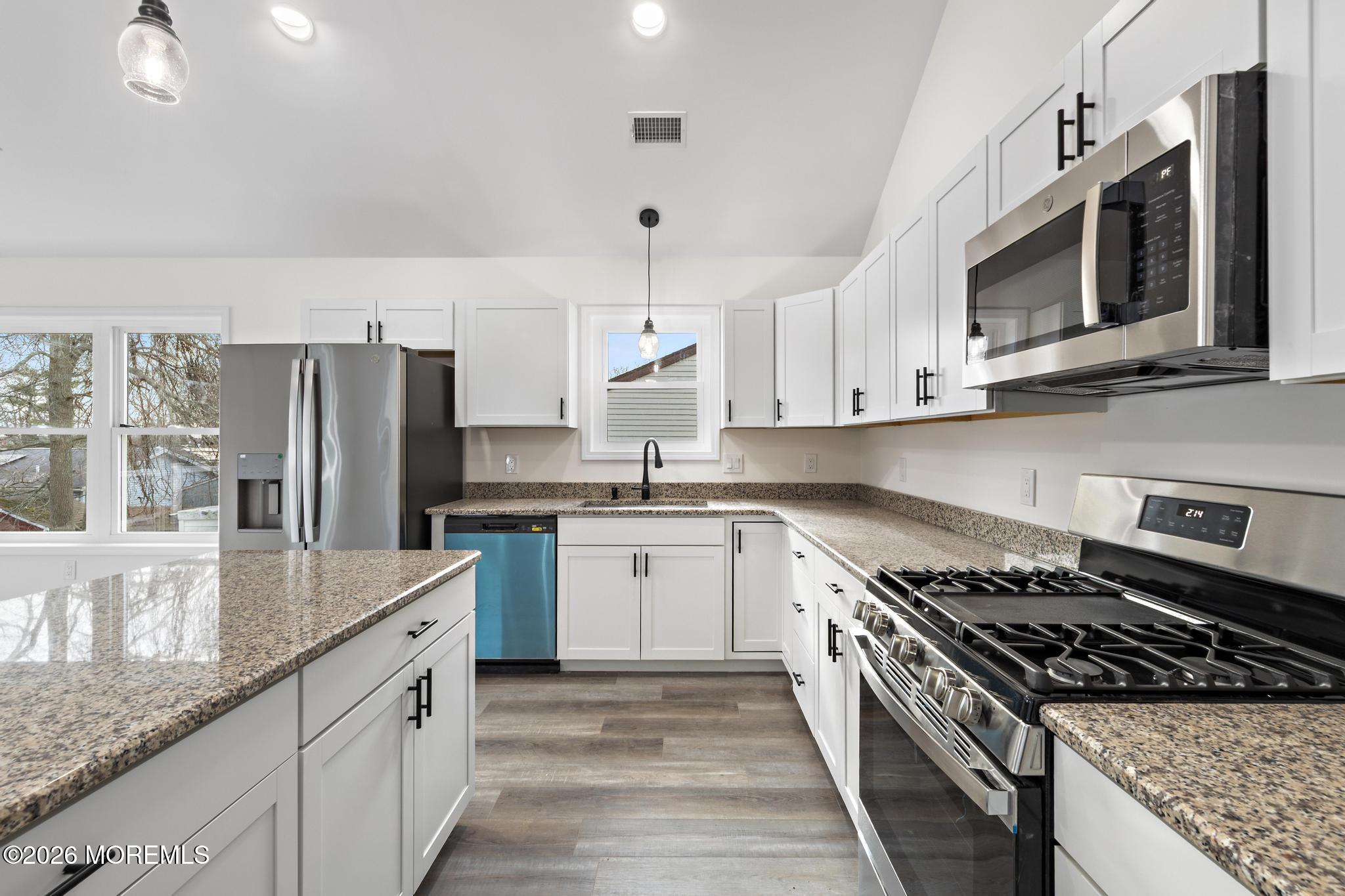 106 Polonia Way