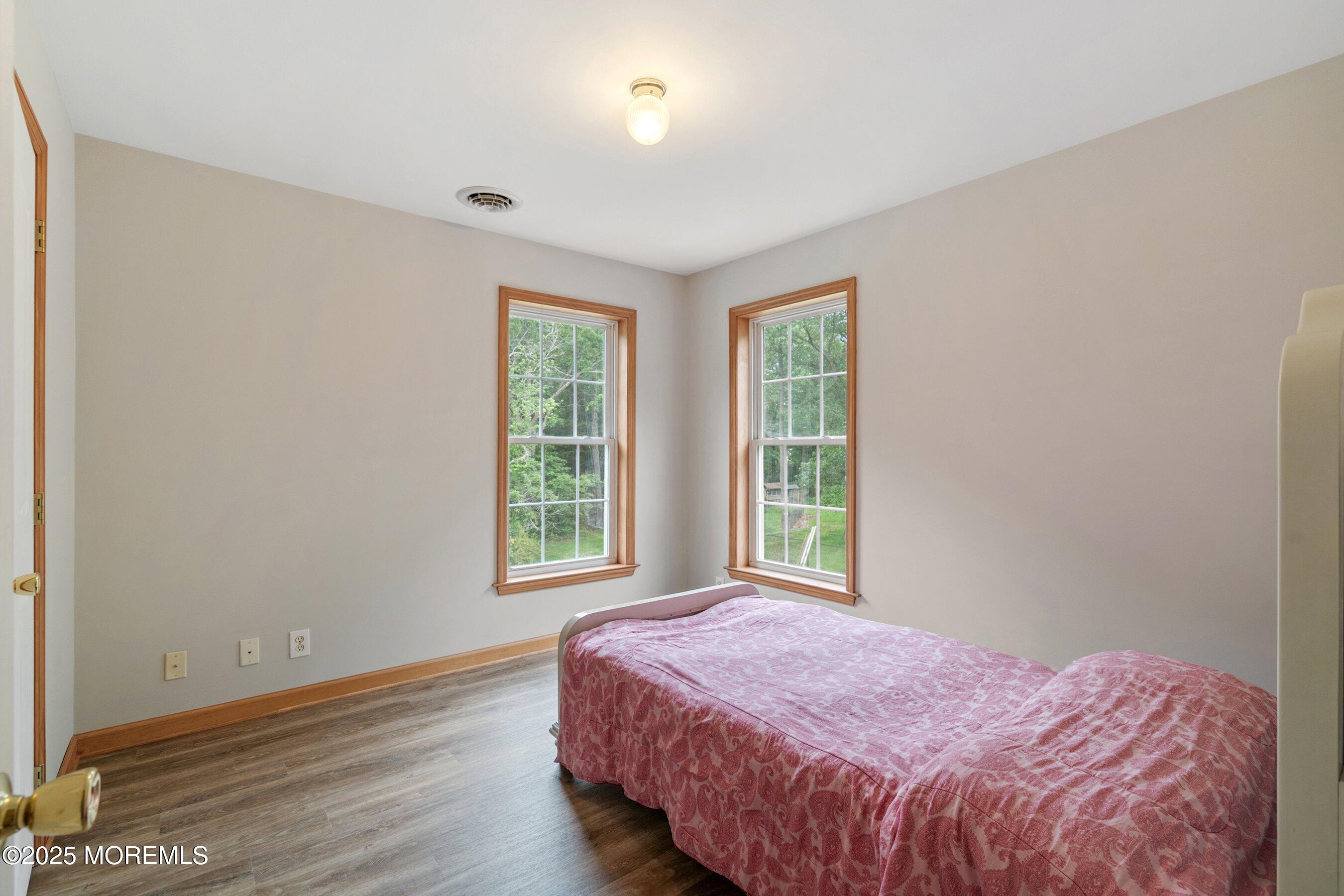 10 Hillside Avenue