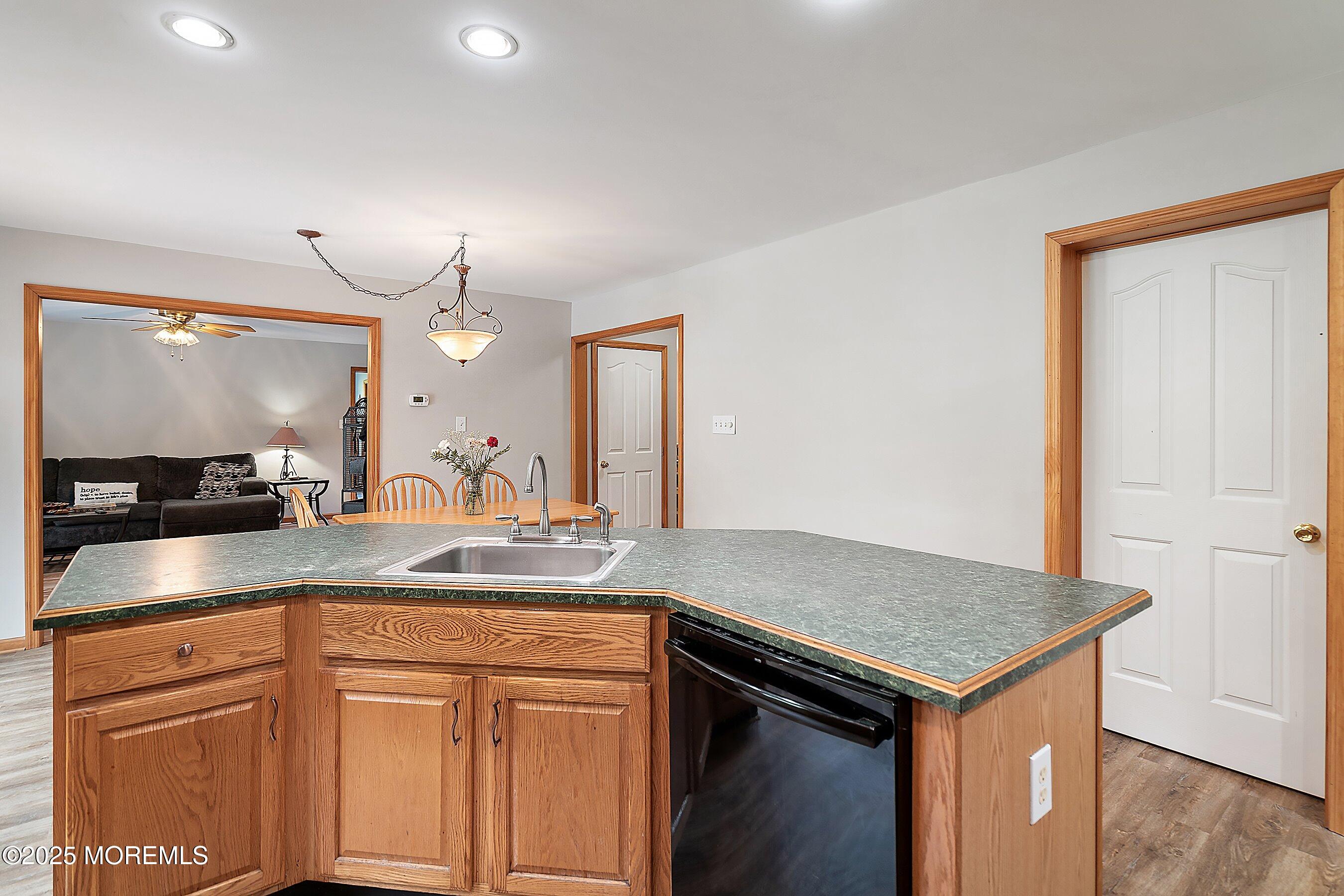 10 Hillside Avenue