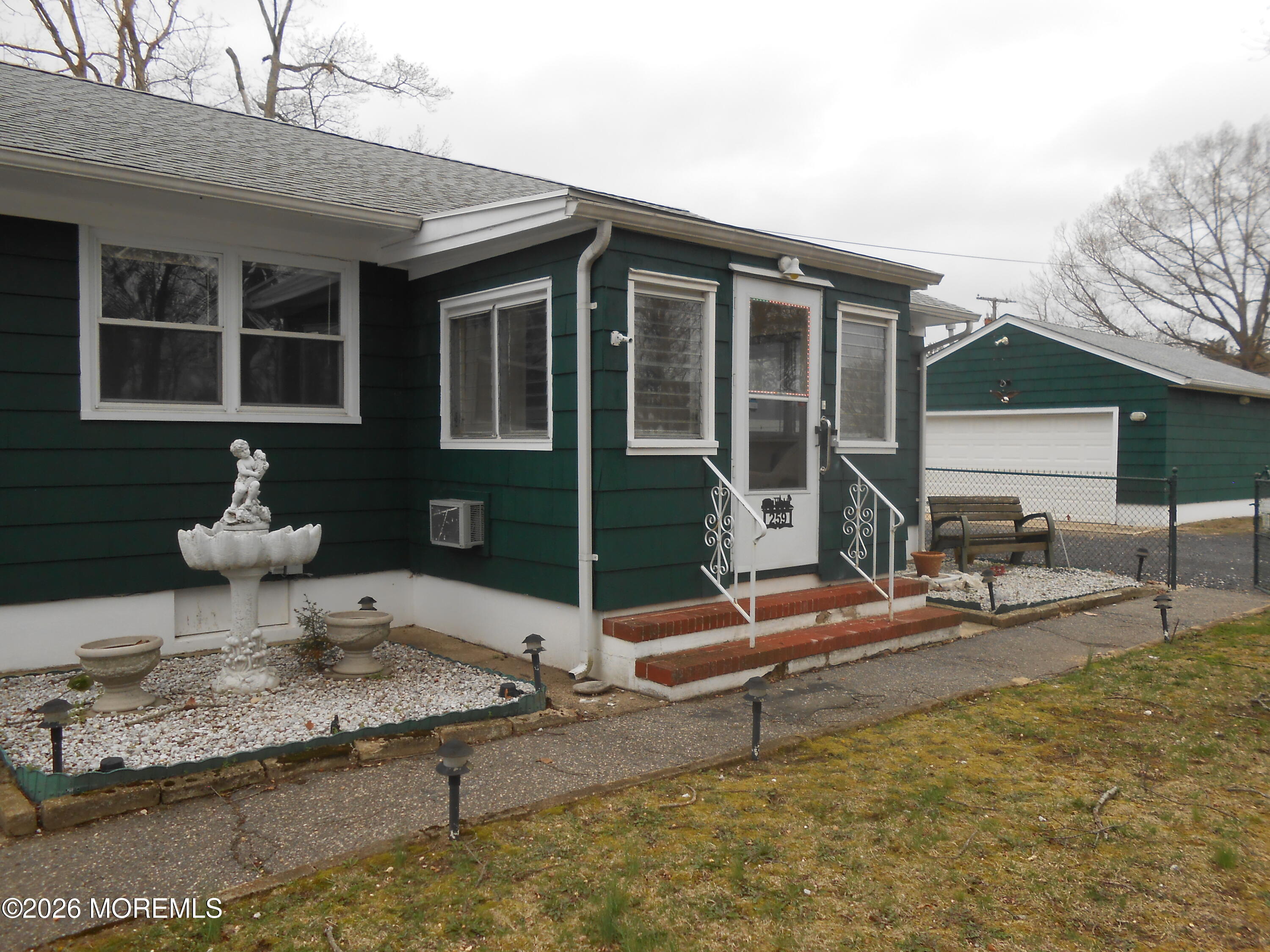 259 Station Drive