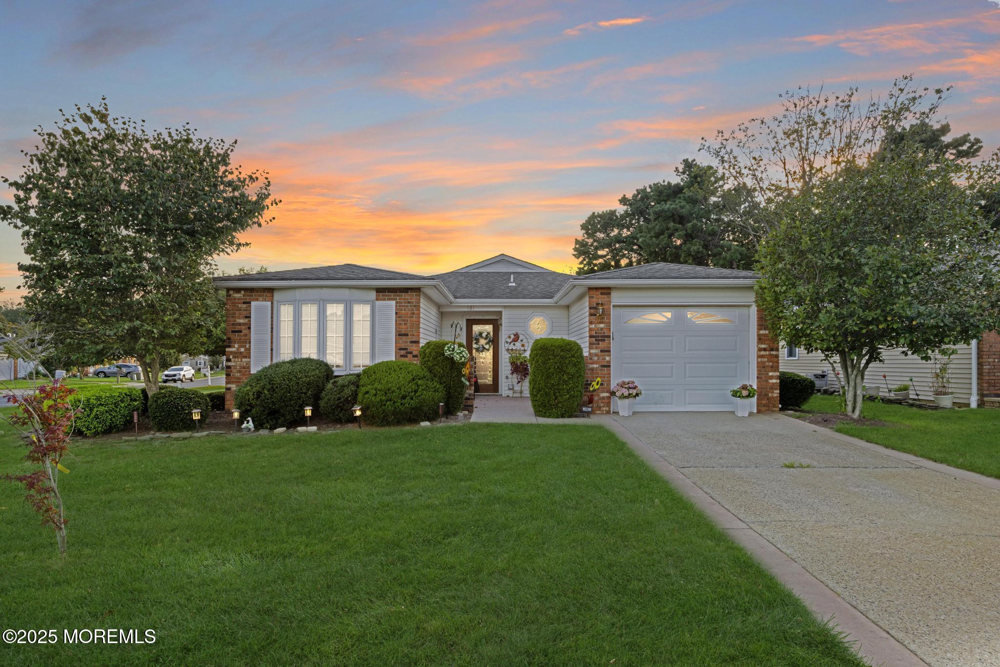 161 Lions Head Boulevard S