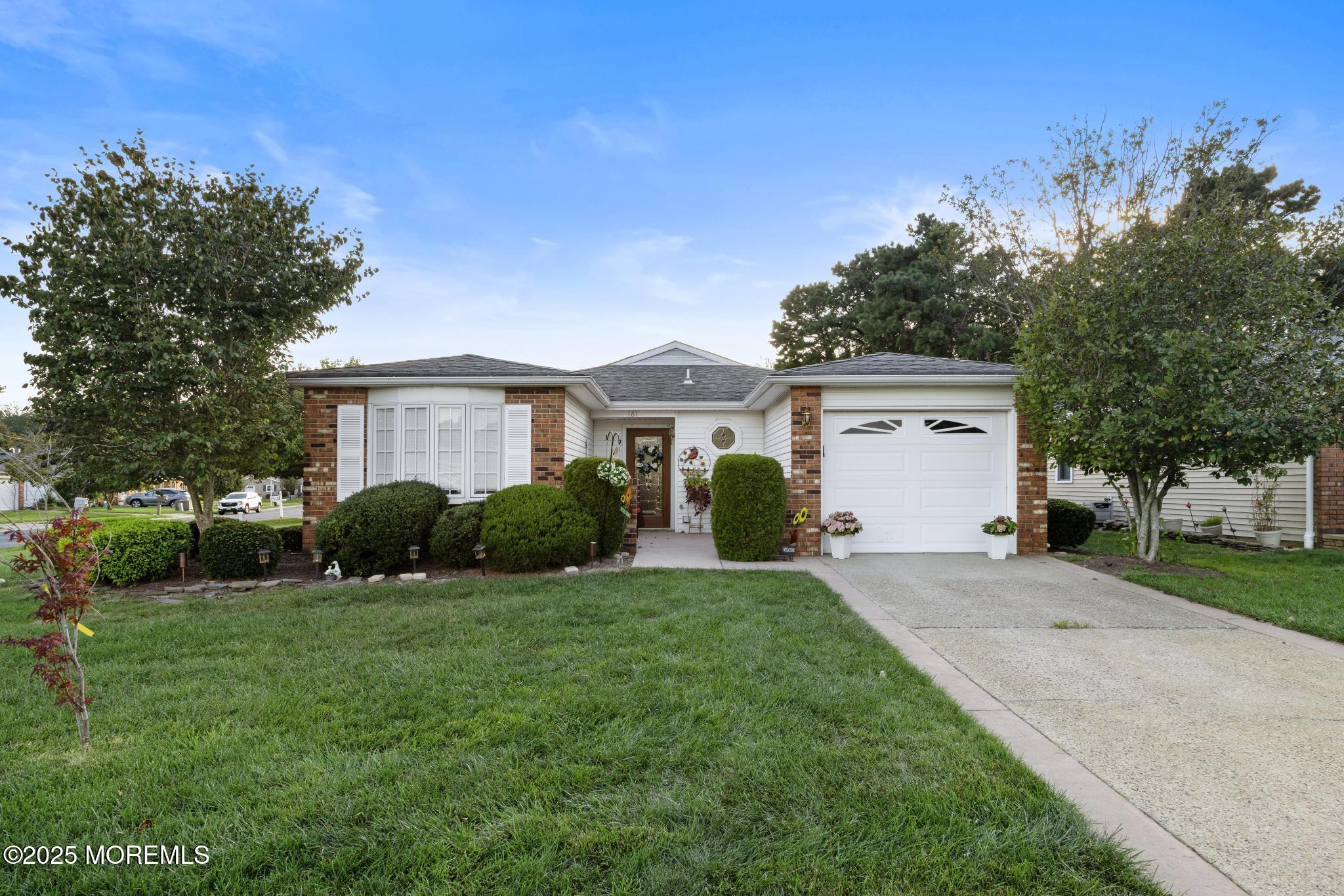 161 Lions Head Boulevard S