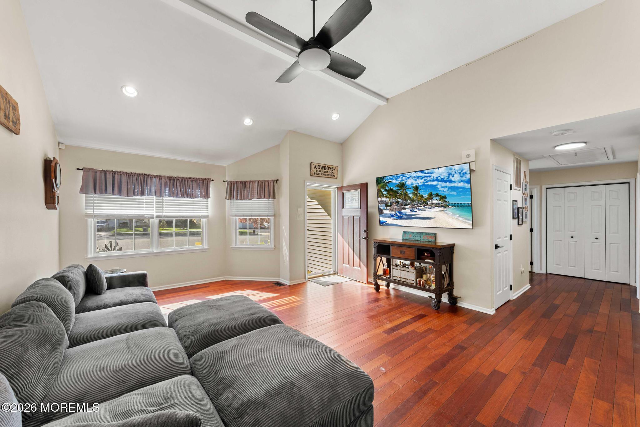 7 Sandy Court