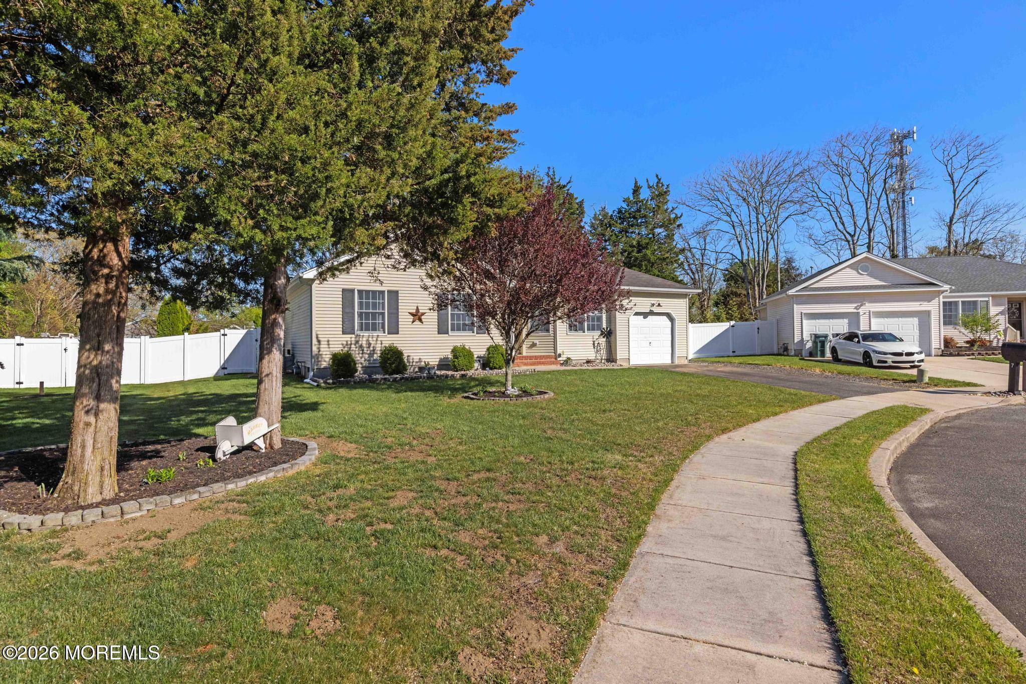 7 Sandy Court