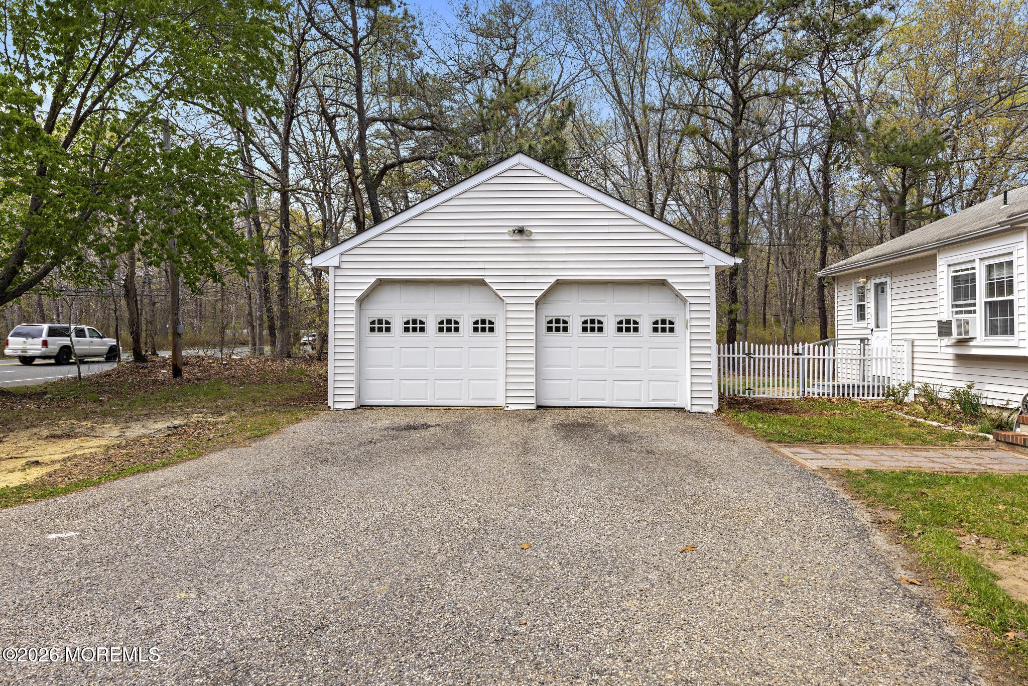 1800 Ridgeway Road