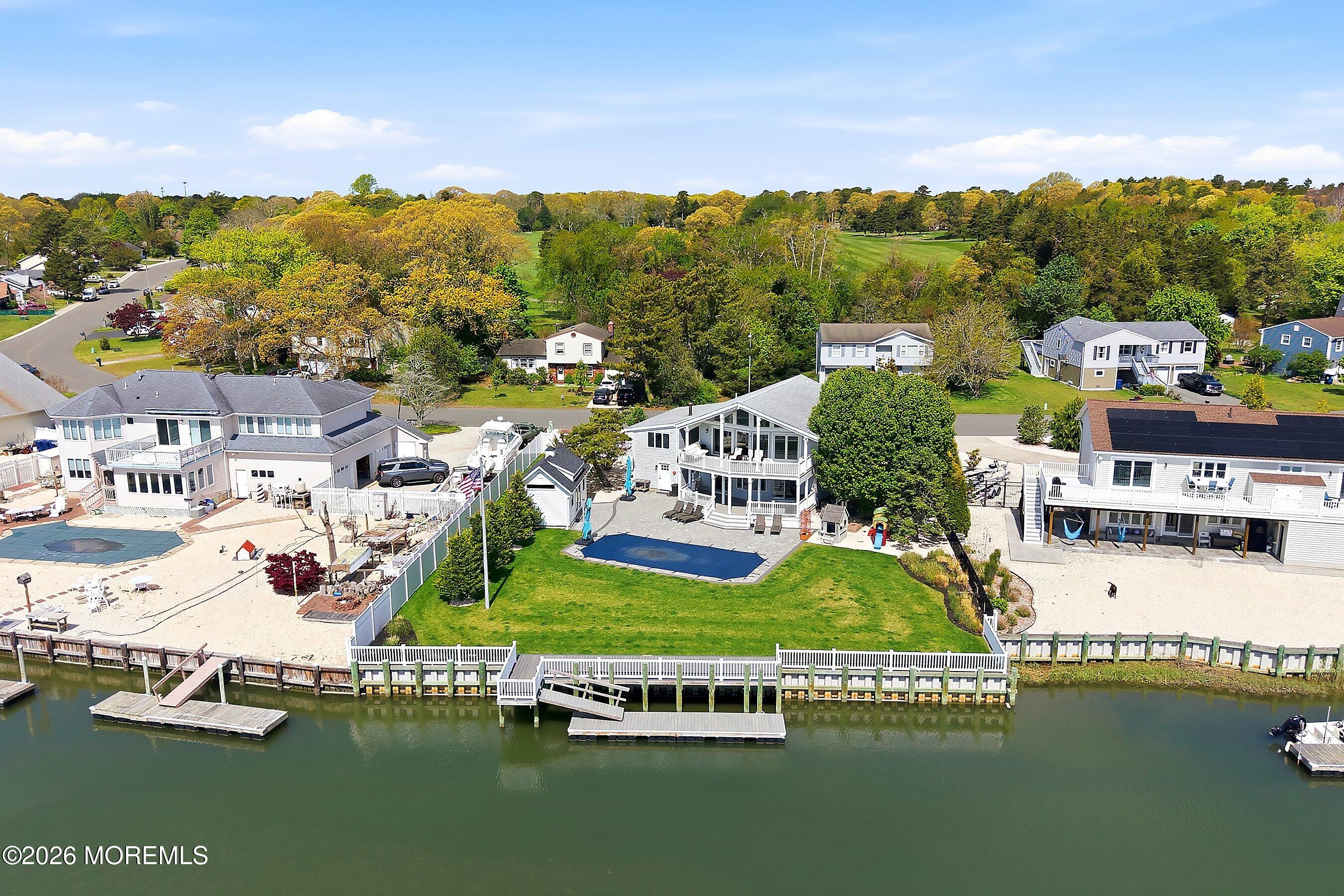 172 Country Club Boulevard