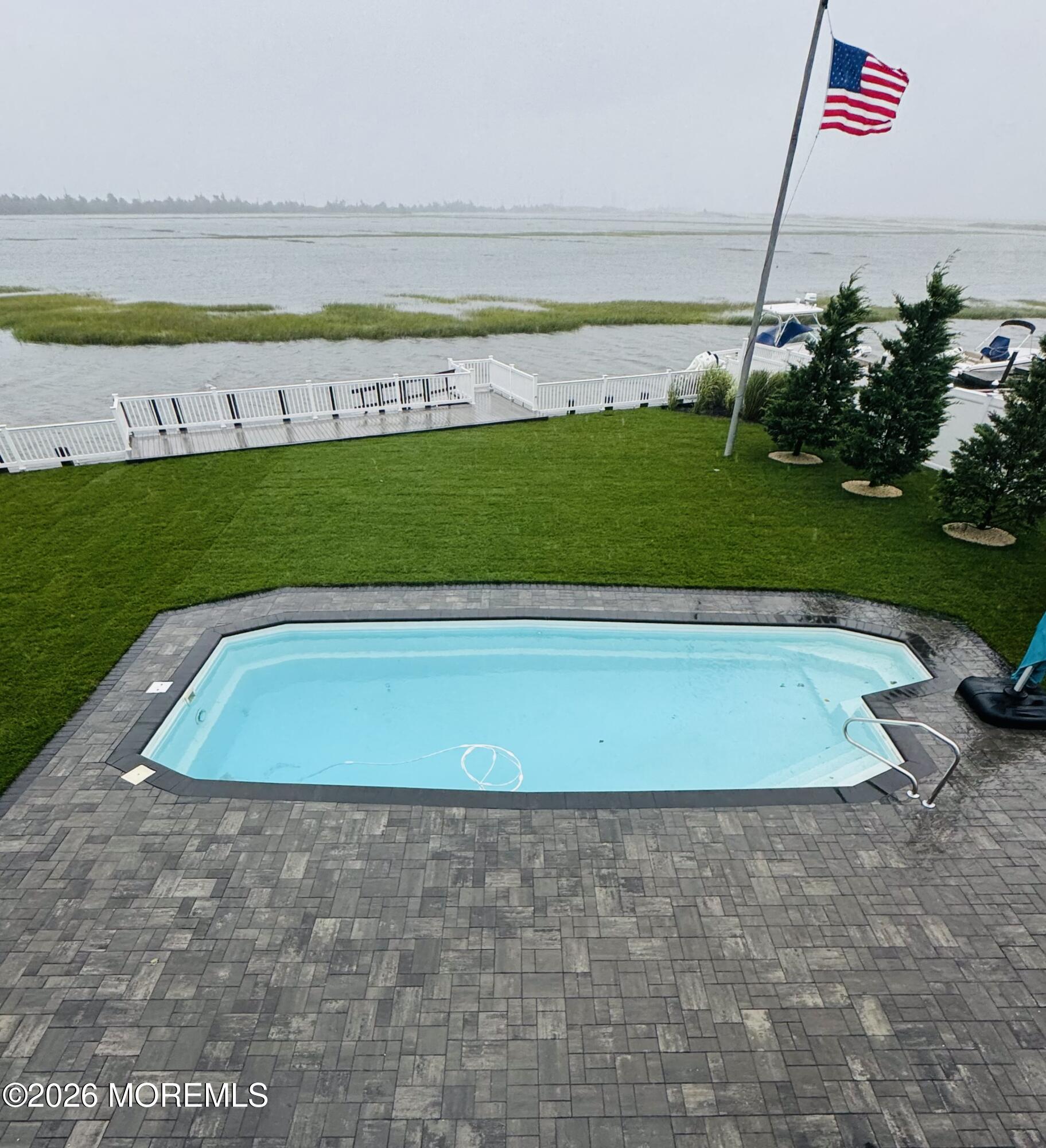 172 Country Club Boulevard