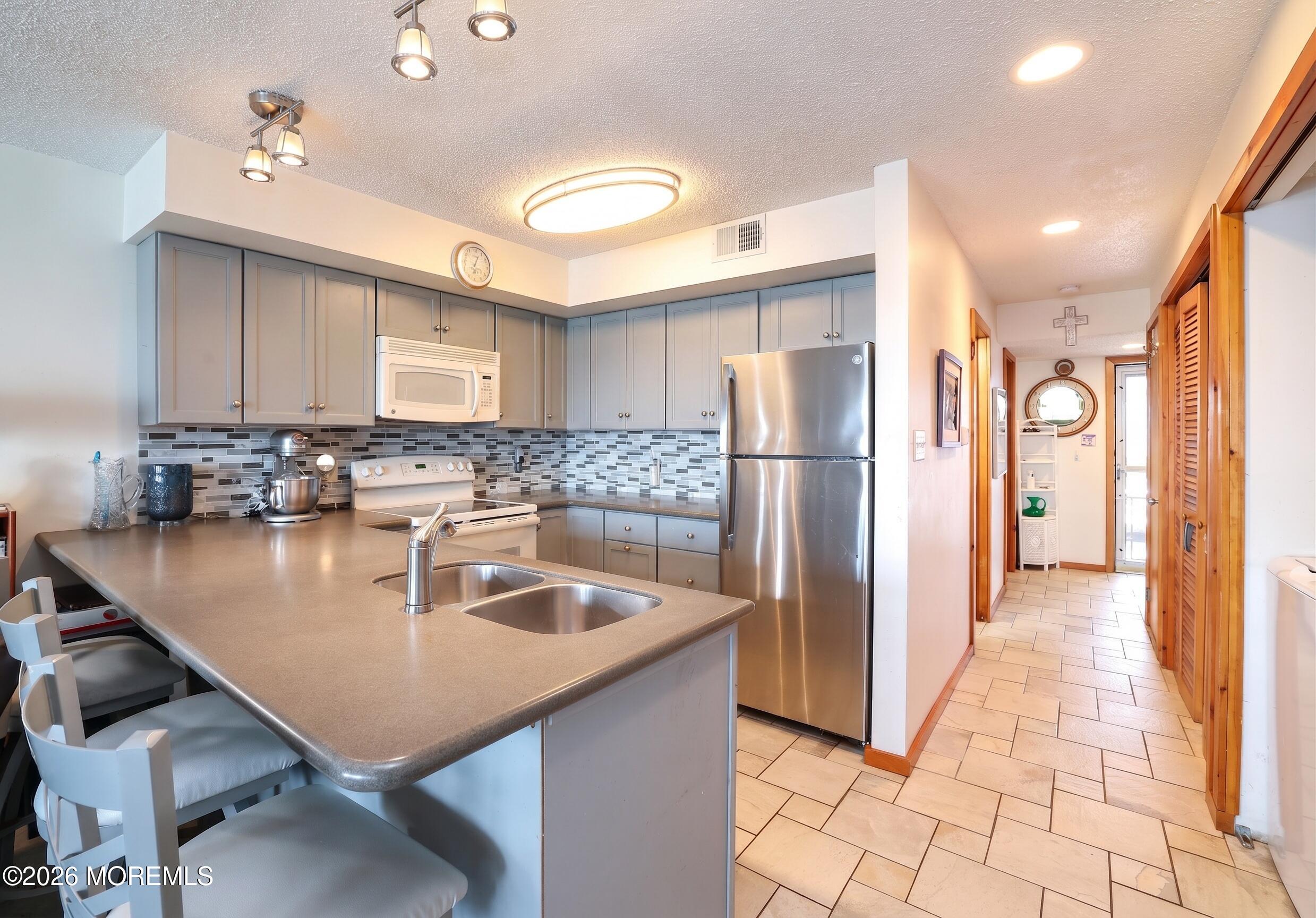1000 N Bay Avenue C7