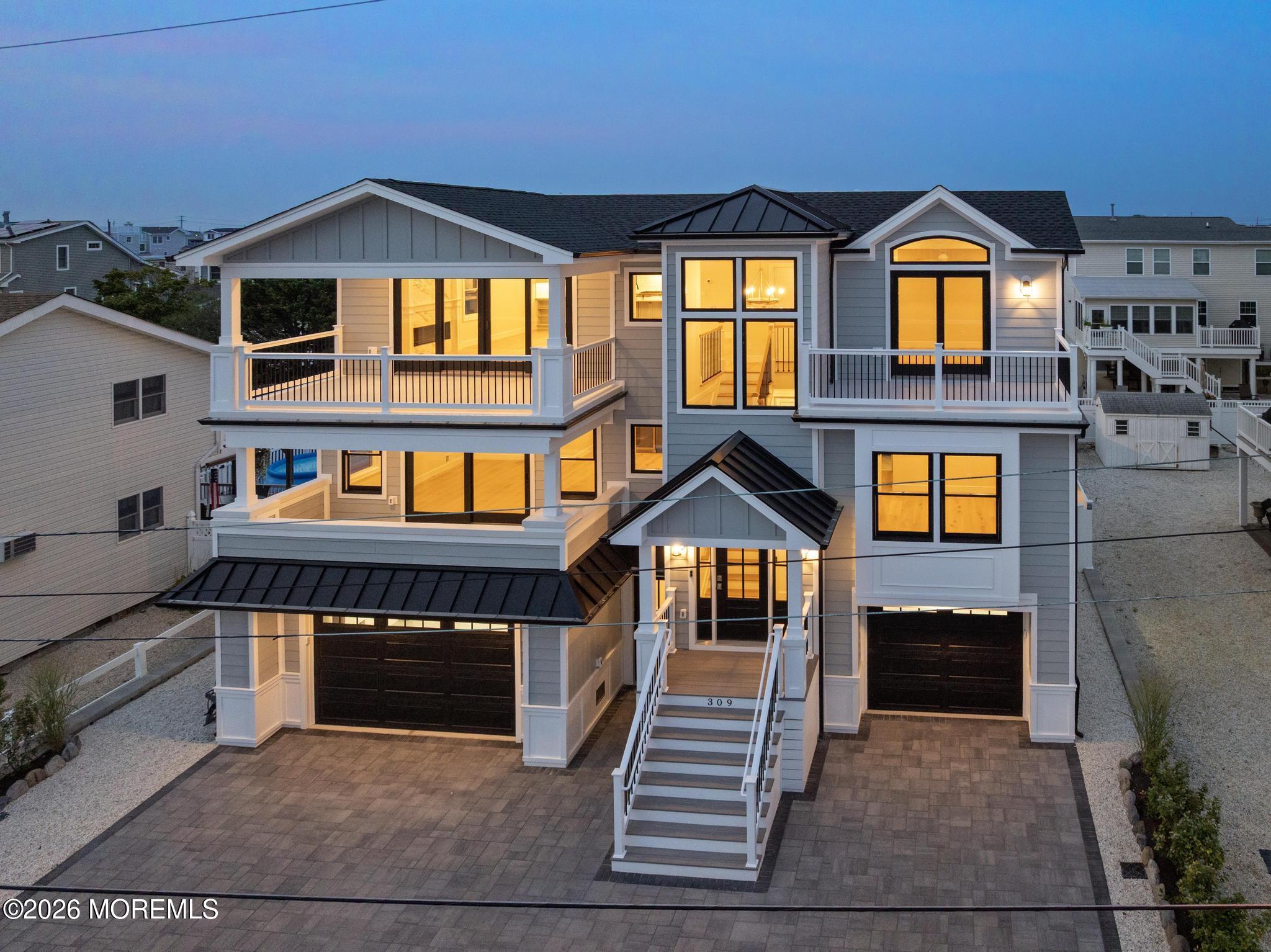 309 W 16th Street