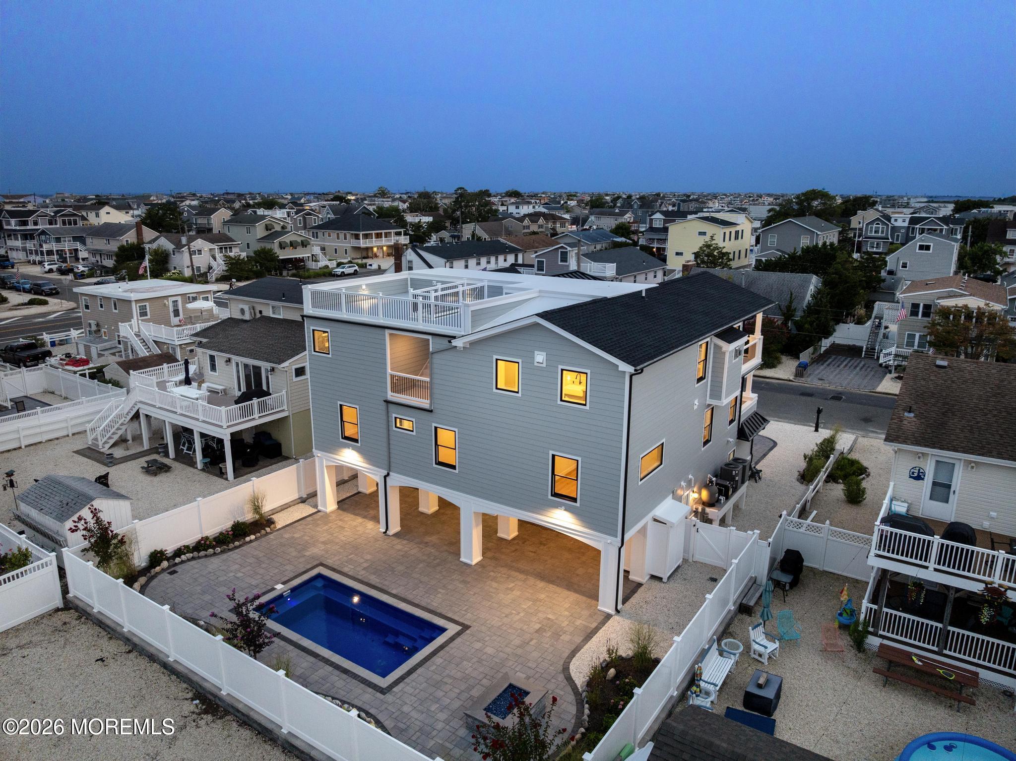309 W 16th Street