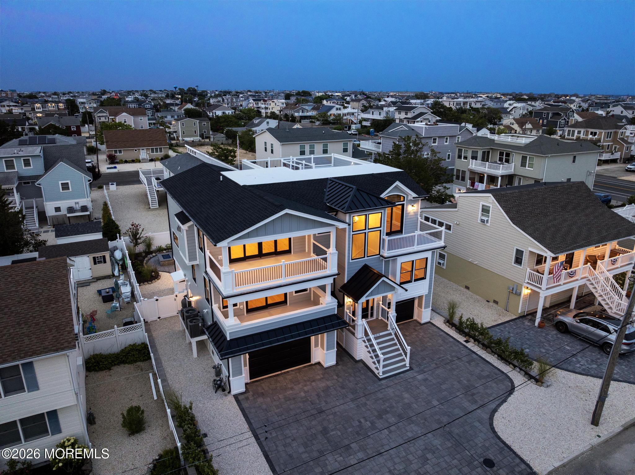 309 W 16th Street