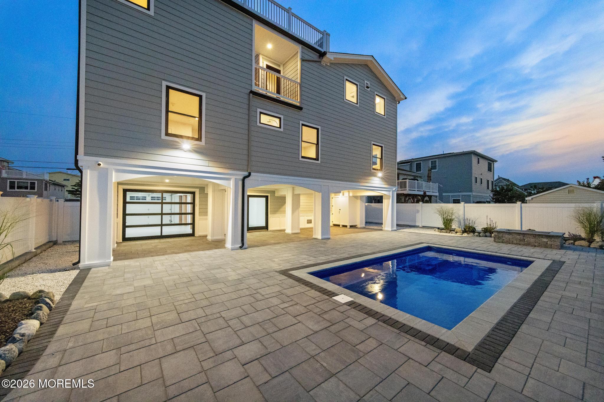 309 W 16th Street