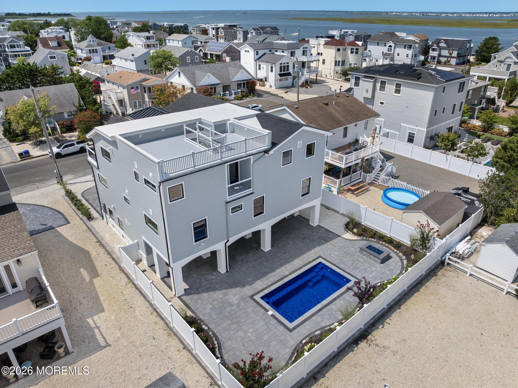 309 W 16th Street