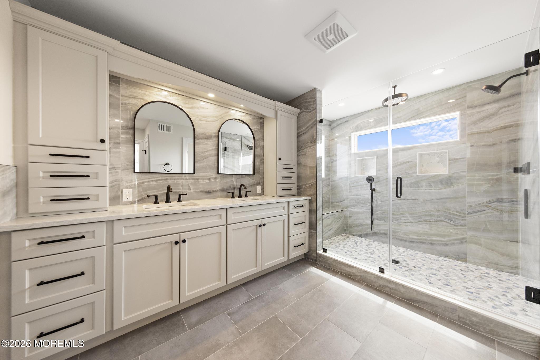309 W 16th Street