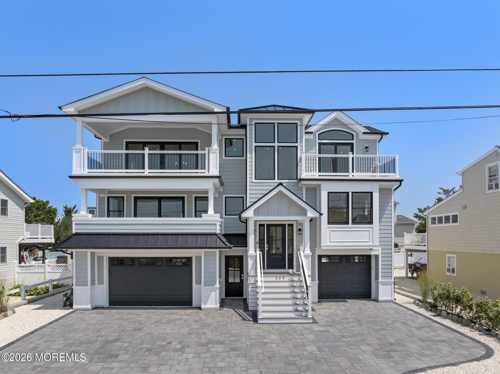 309 W 16th Street