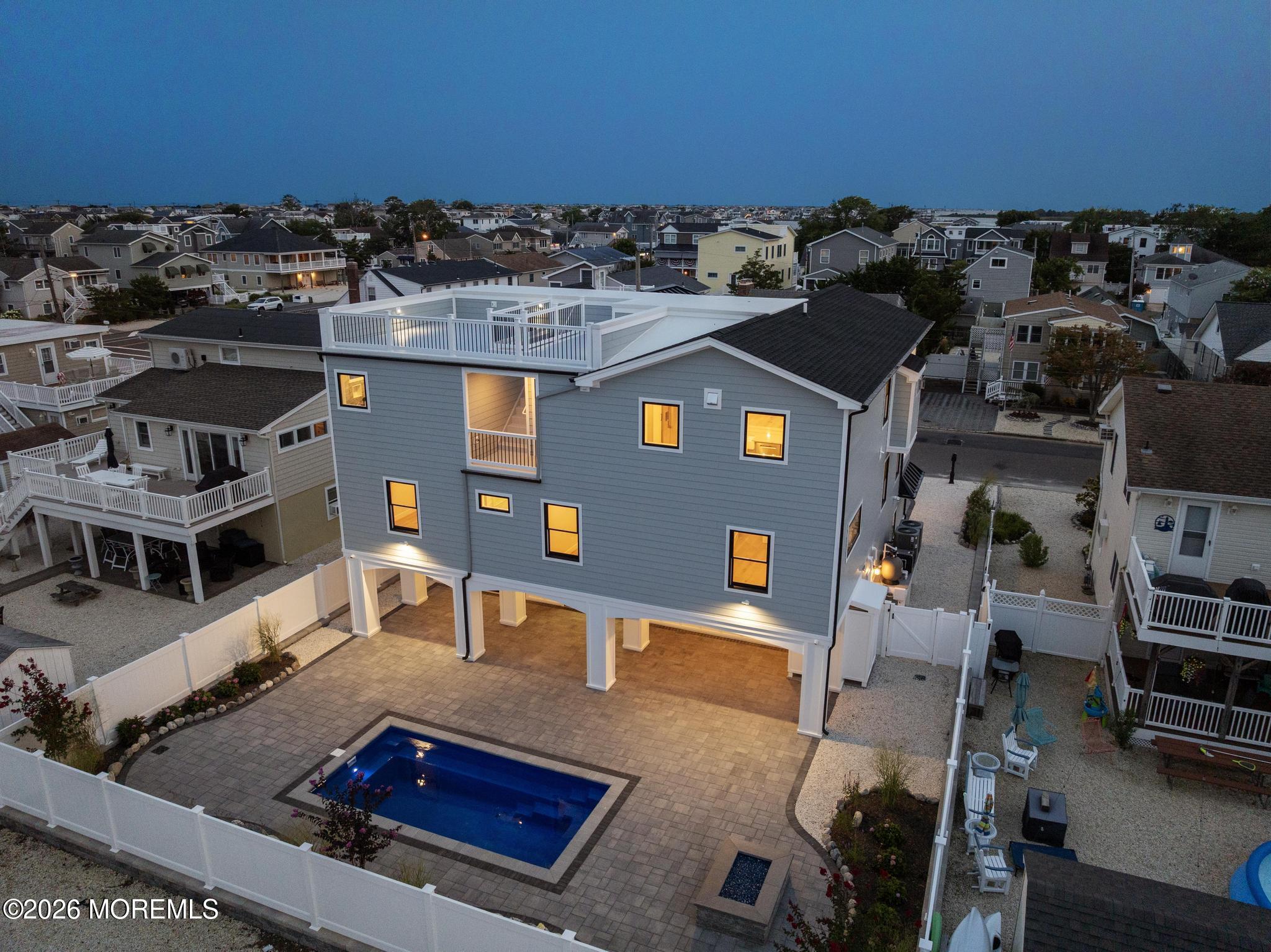 309 W 16th Street