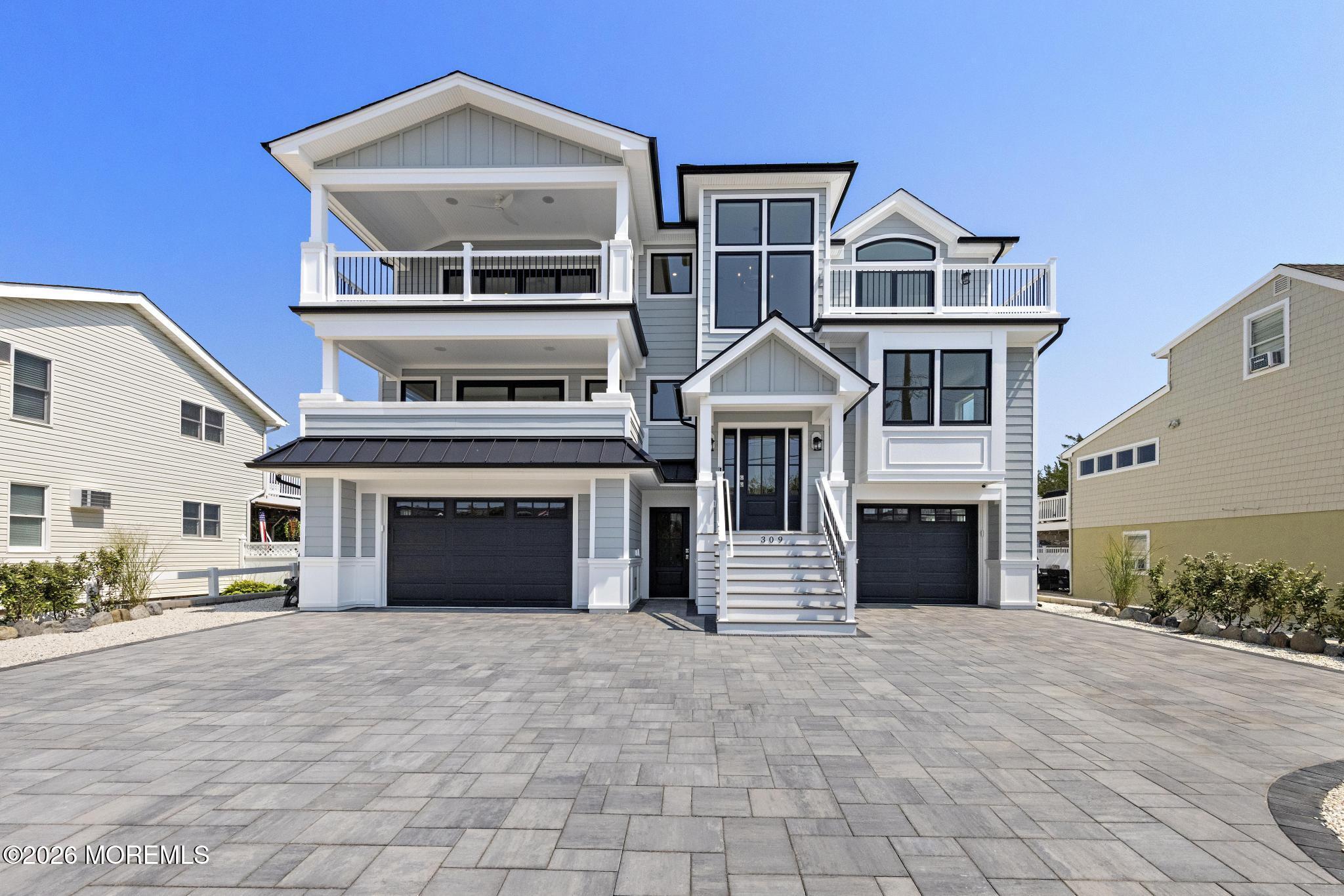309 W 16th Street