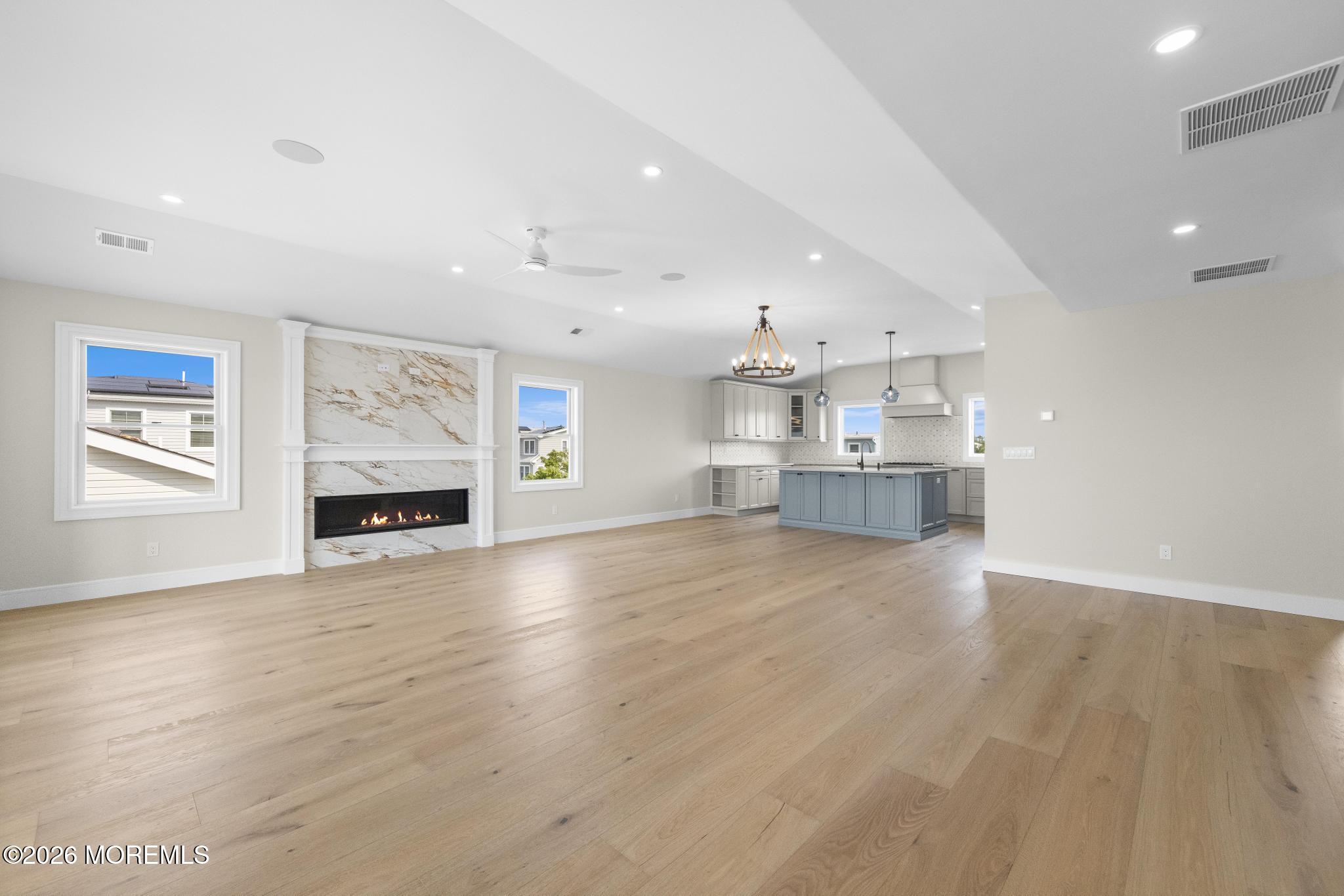 309 W 16th Street